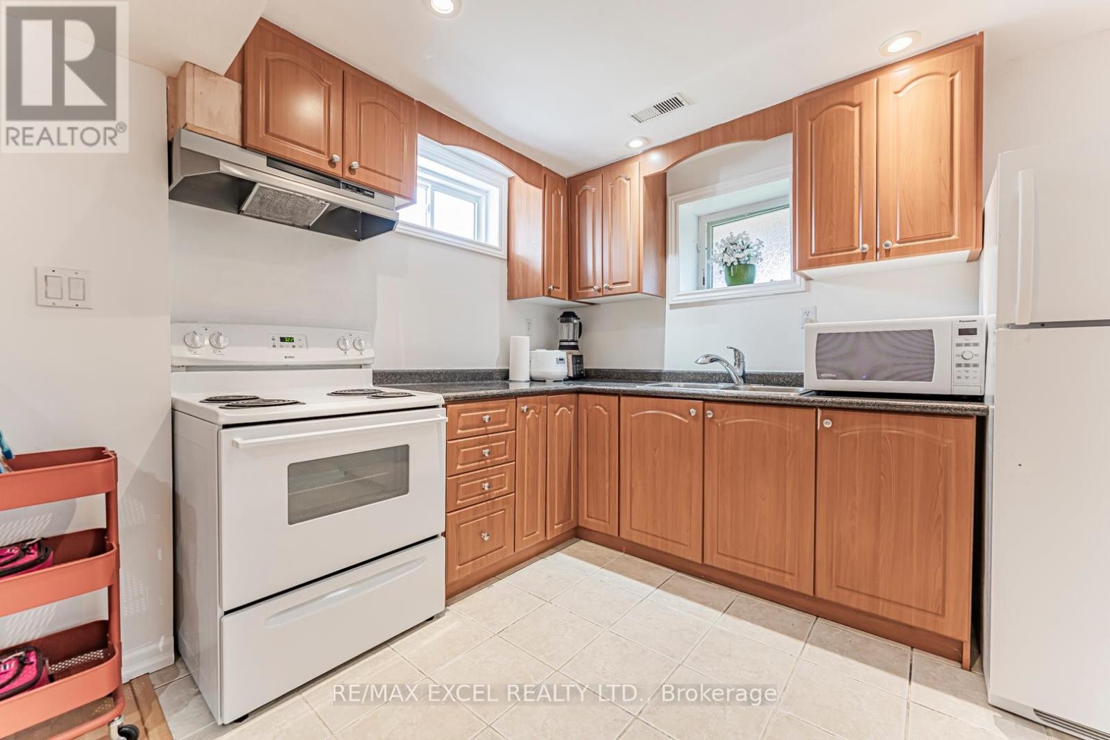 












65 FALLING RIVER DRIVE

,
Richmond Hill (Devonsleigh),




Ontario
L4S2R3

