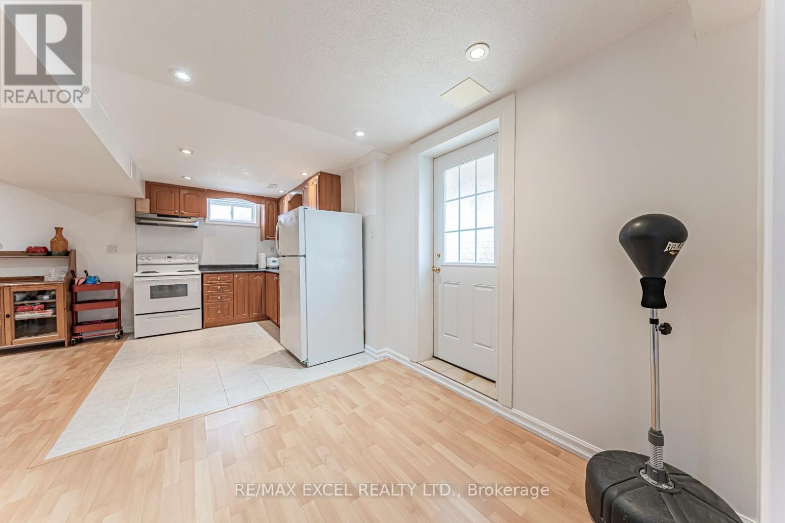 












65 FALLING RIVER DRIVE

,
Richmond Hill (Devonsleigh),




Ontario
L4S2R3

