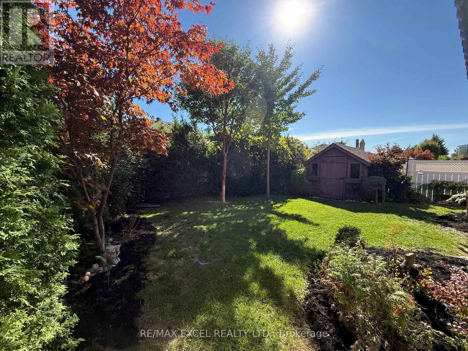 












65 FALLING RIVER DRIVE

,
Richmond Hill (Devonsleigh),




Ontario
L4S2R3


