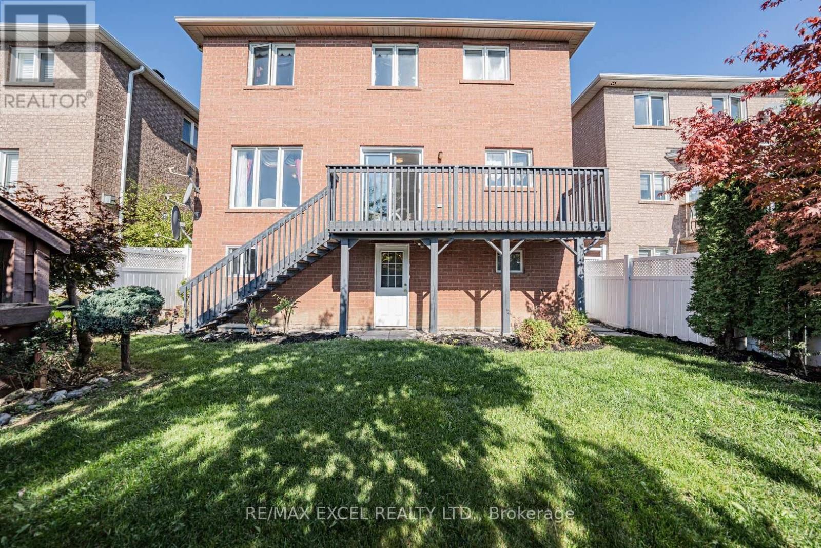 












65 FALLING RIVER DRIVE

,
Richmond Hill (Devonsleigh),




Ontario
L4S2R3

