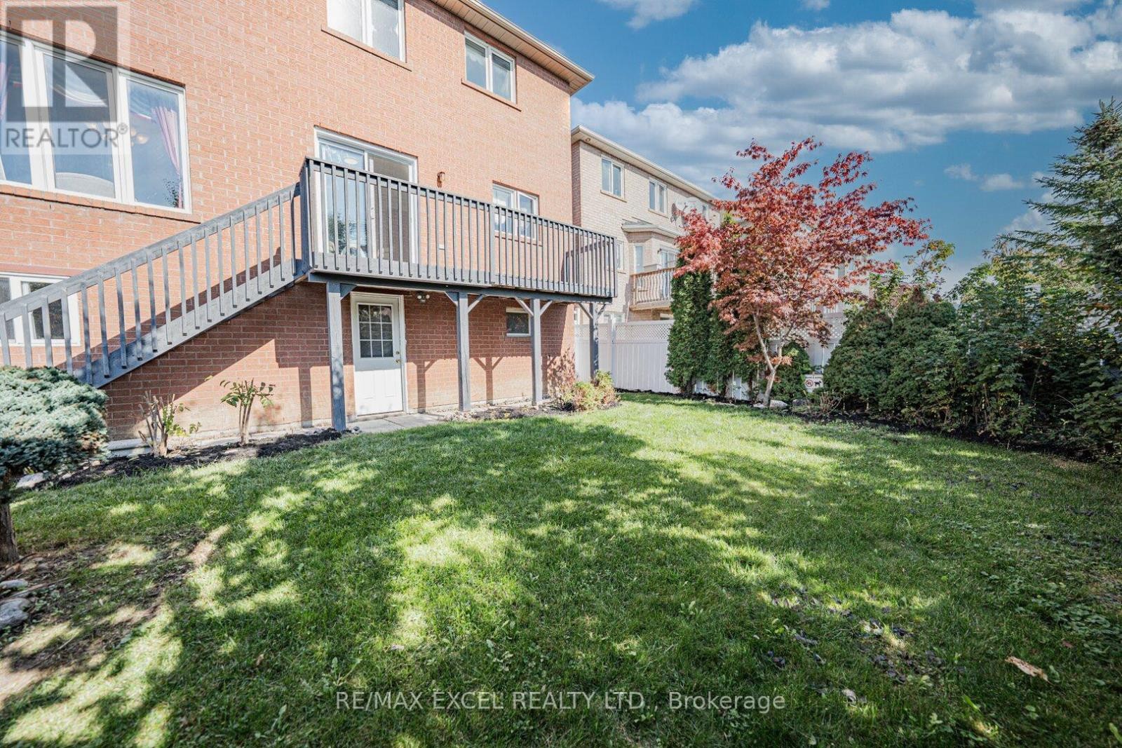 












65 FALLING RIVER DRIVE

,
Richmond Hill (Devonsleigh),




Ontario
L4S2R3

