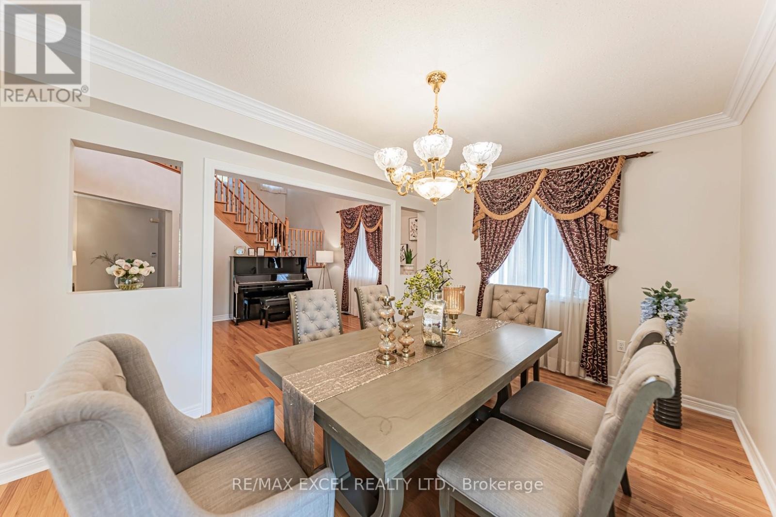 












65 FALLING RIVER DRIVE

,
Richmond Hill (Devonsleigh),




Ontario
L4S2R3

