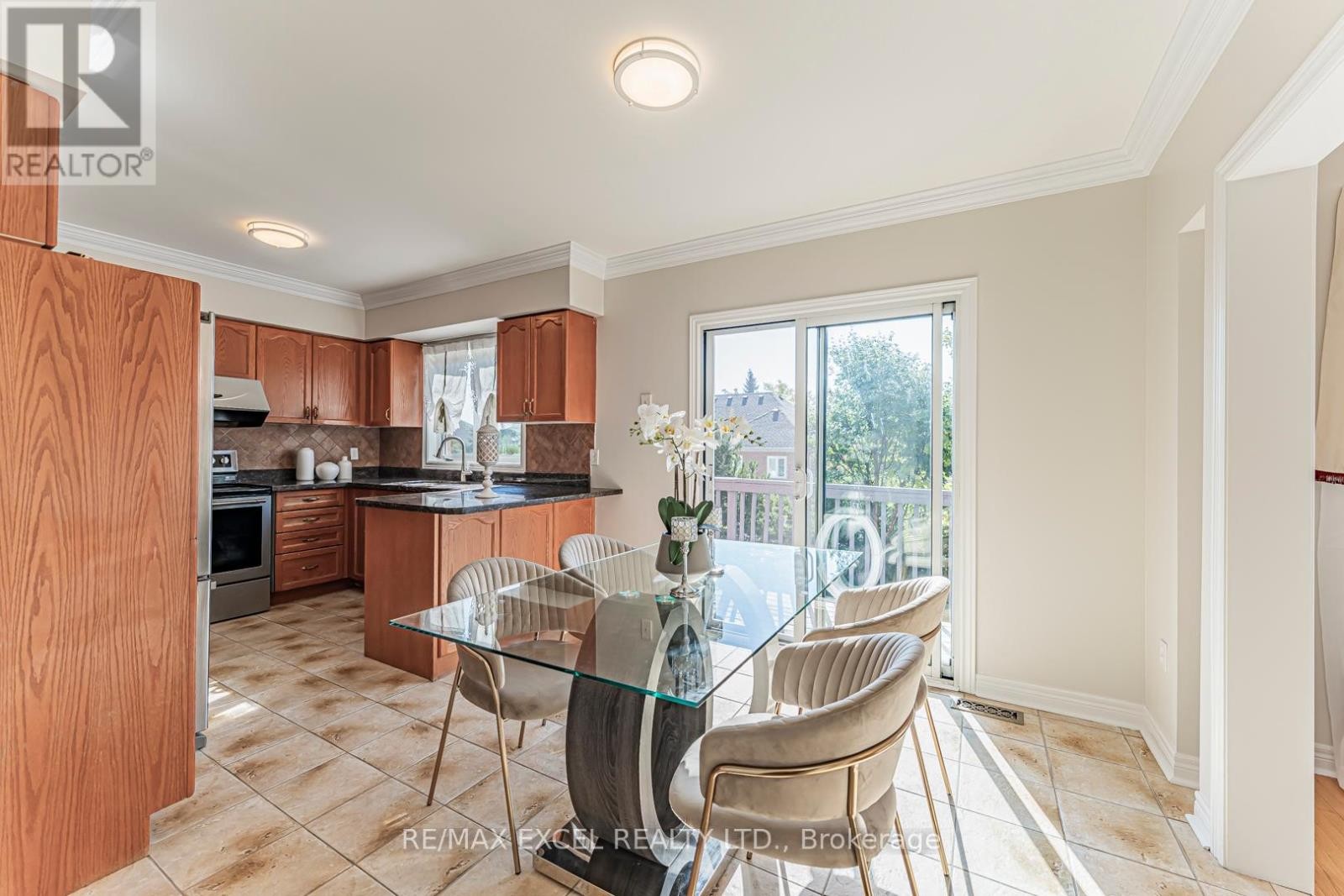 












65 FALLING RIVER DRIVE

,
Richmond Hill (Devonsleigh),




Ontario
L4S2R3

