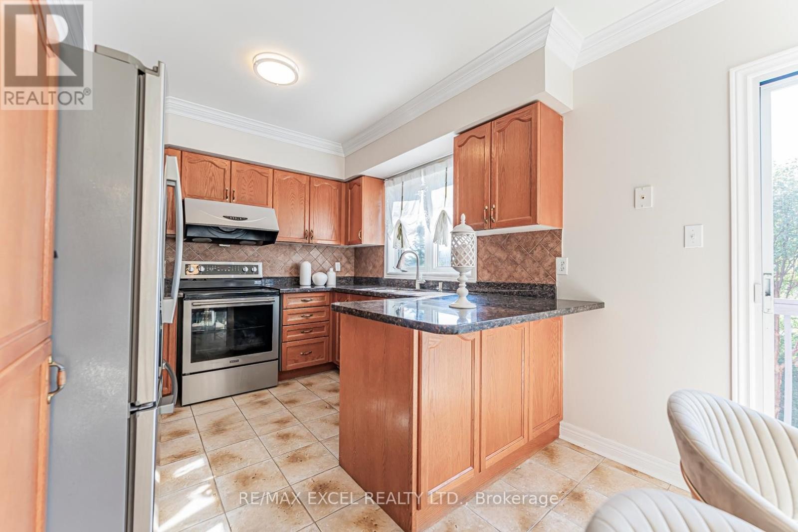 












65 FALLING RIVER DRIVE

,
Richmond Hill (Devonsleigh),




Ontario
L4S2R3

