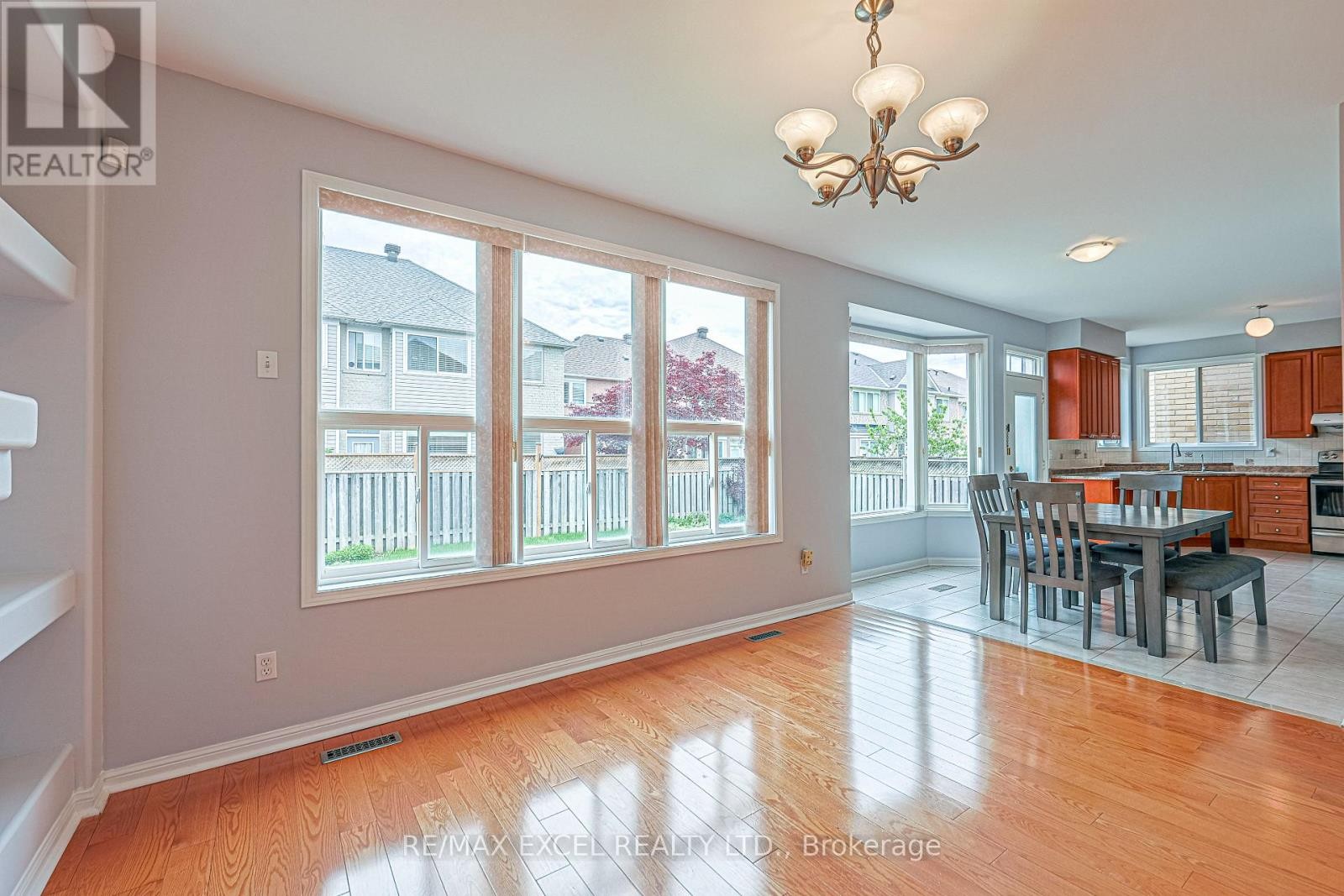 












37 BAINTREE STREET

,
Markham (Wismer),




Ontario
L6E1G5

