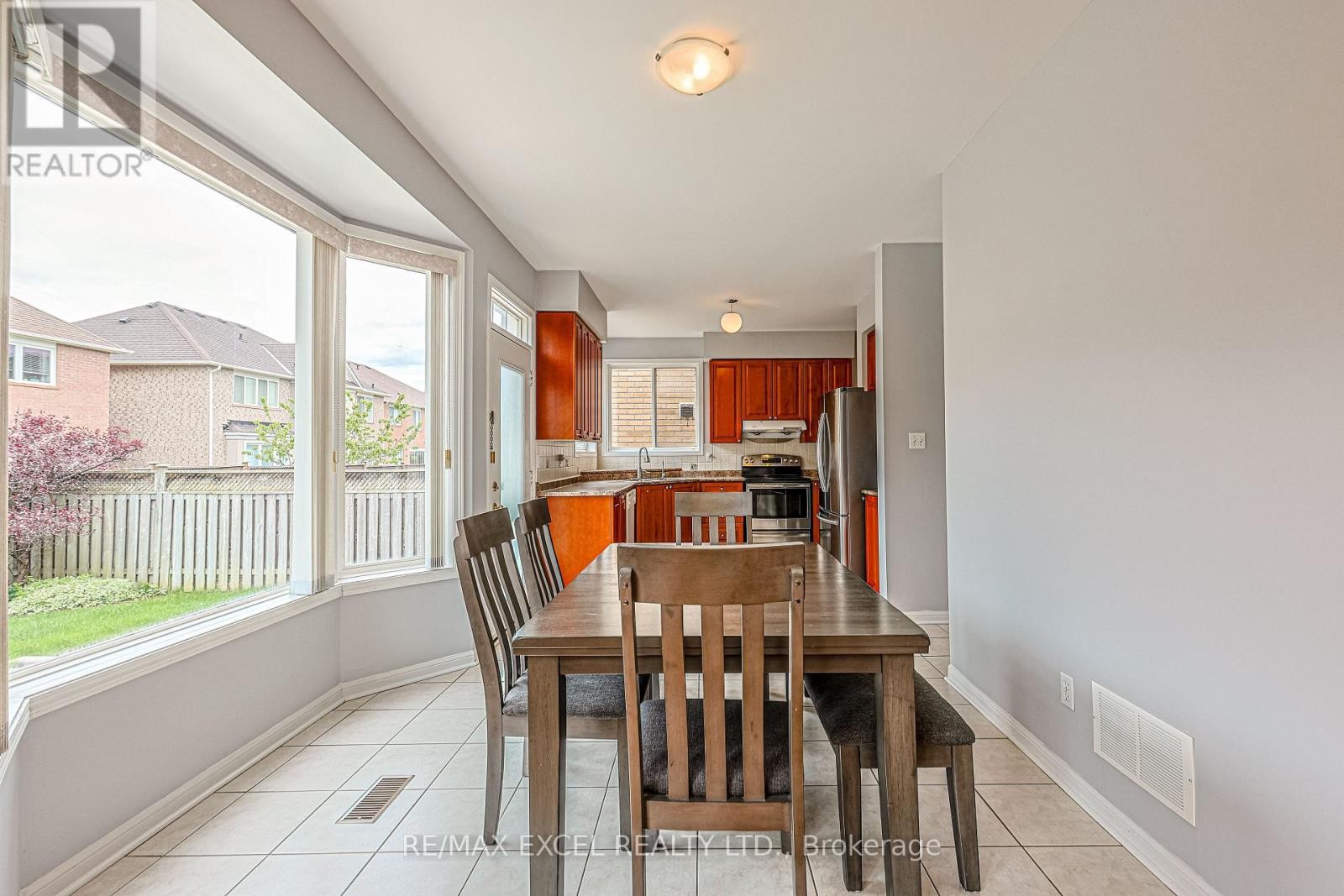 












37 BAINTREE STREET

,
Markham (Wismer),




Ontario
L6E1G5

