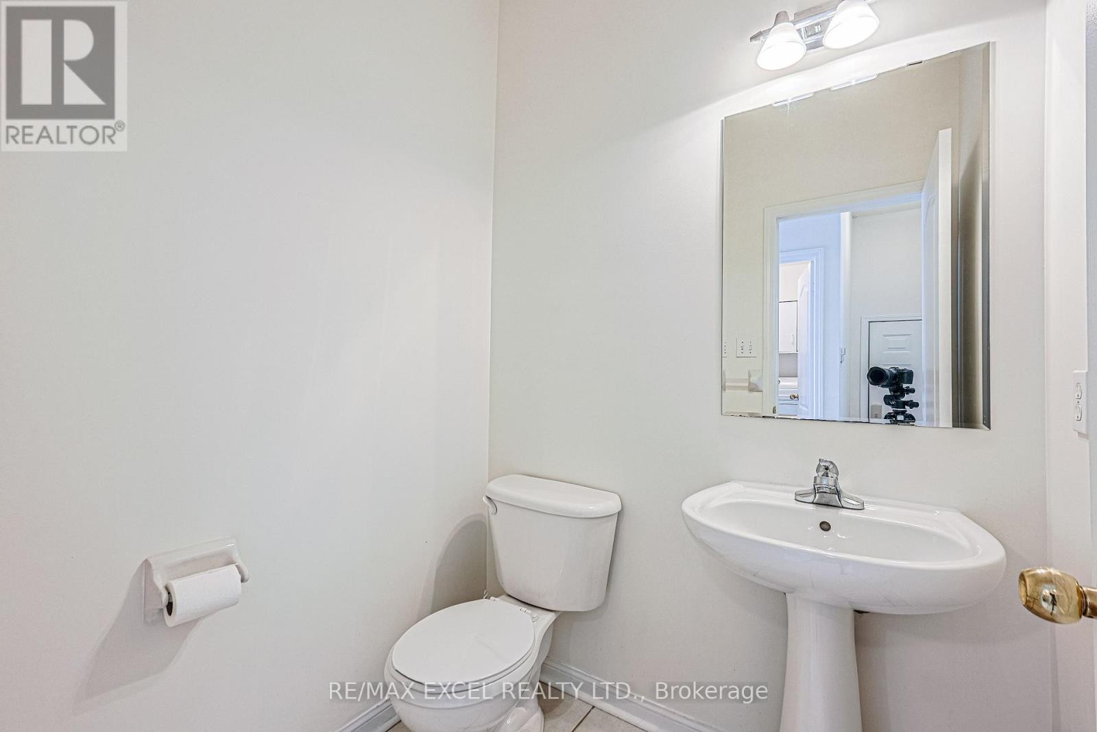 












37 BAINTREE STREET

,
Markham (Wismer),




Ontario
L6E1G5


