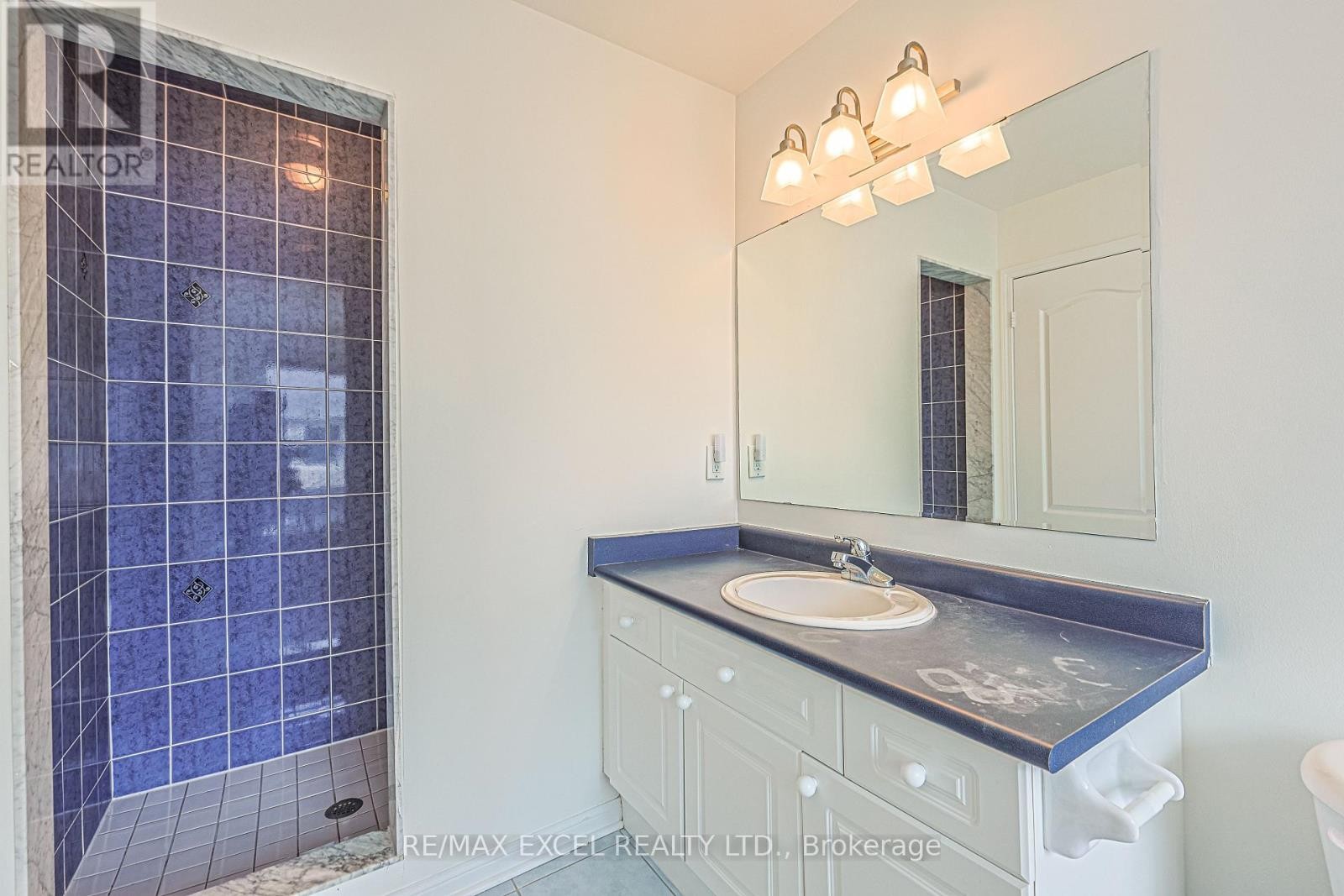 












37 BAINTREE STREET

,
Markham (Wismer),




Ontario
L6E1G5

