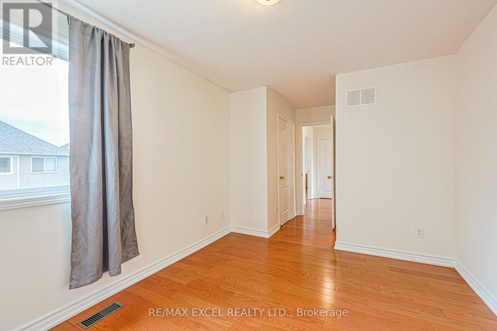 












37 BAINTREE STREET

,
Markham (Wismer),




Ontario
L6E1G5


