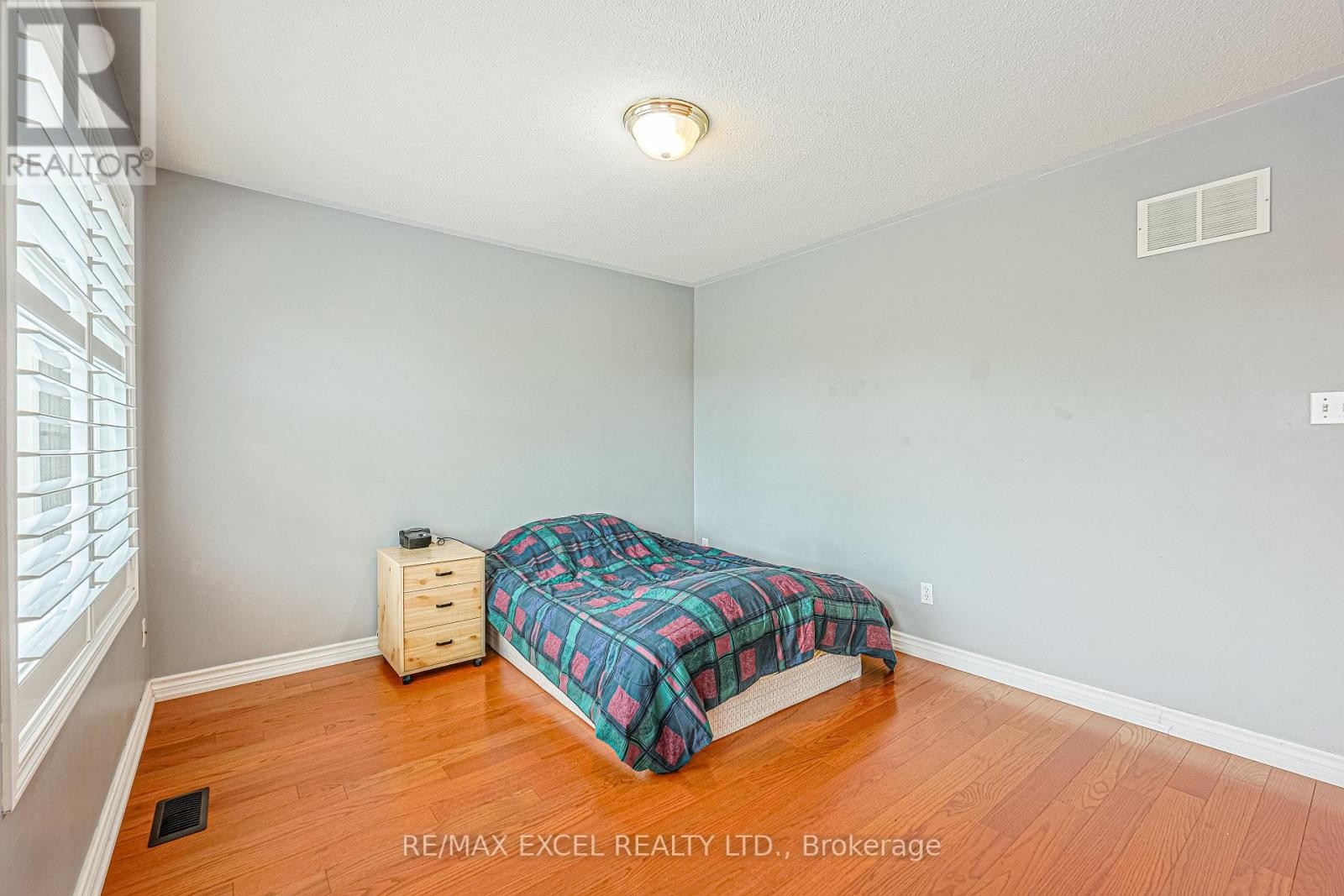 












37 BAINTREE STREET

,
Markham (Wismer),




Ontario
L6E1G5

