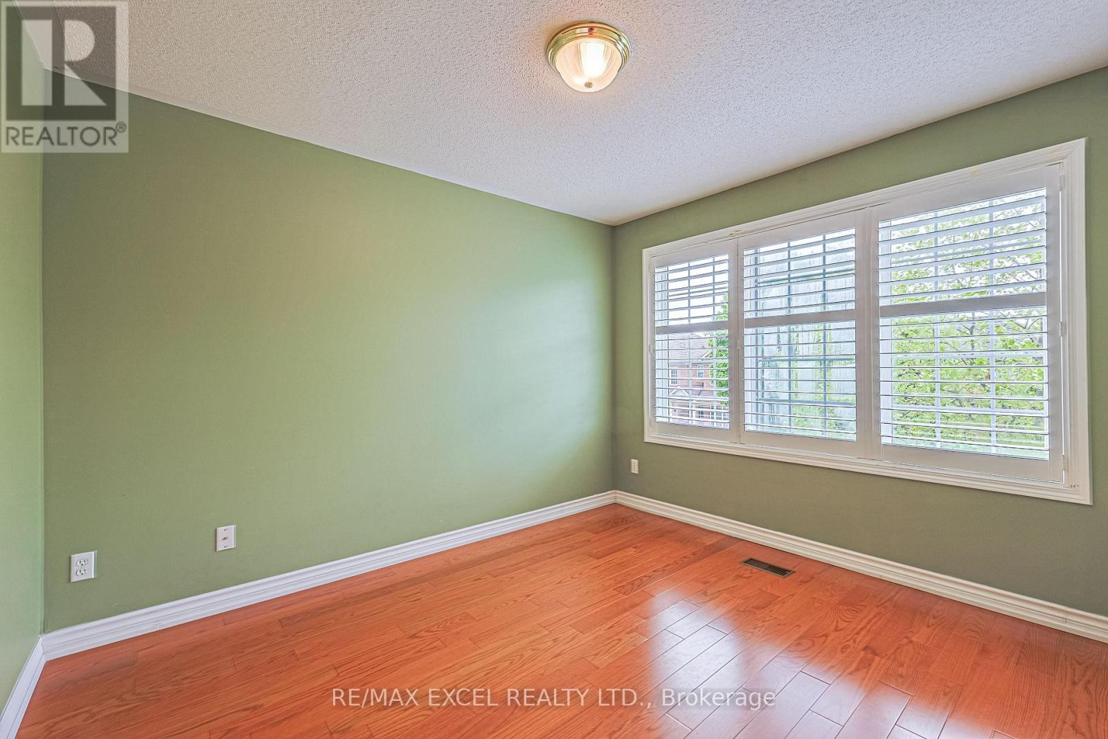 












37 BAINTREE STREET

,
Markham (Wismer),




Ontario
L6E1G5

