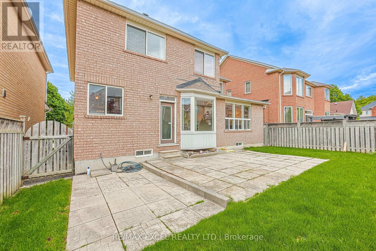 












37 BAINTREE STREET

,
Markham (Wismer),




Ontario
L6E1G5

