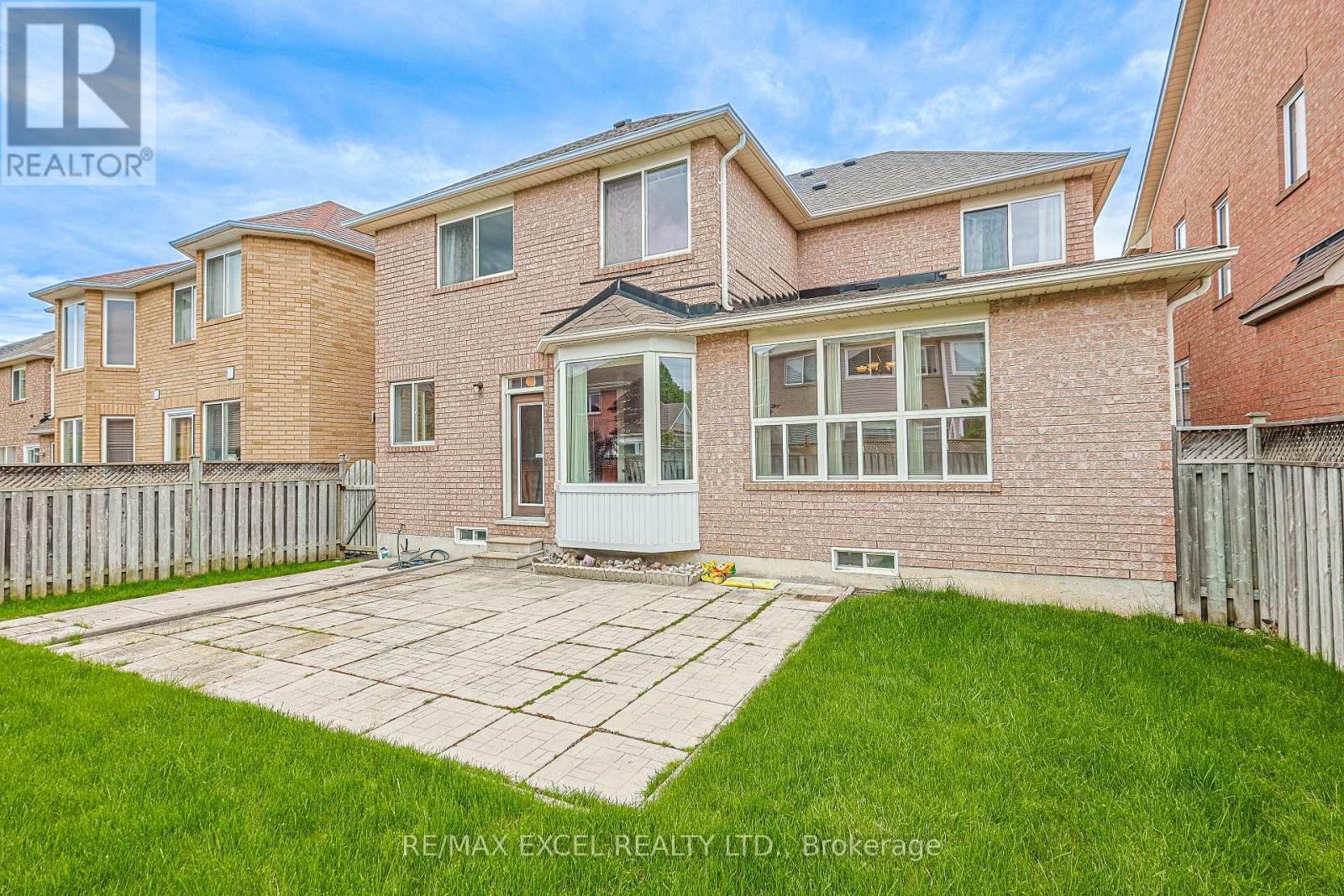 












37 BAINTREE STREET

,
Markham (Wismer),




Ontario
L6E1G5


