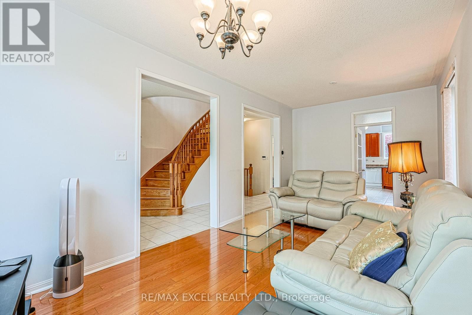 












37 BAINTREE STREET

,
Markham (Wismer),




Ontario
L6E1G5

