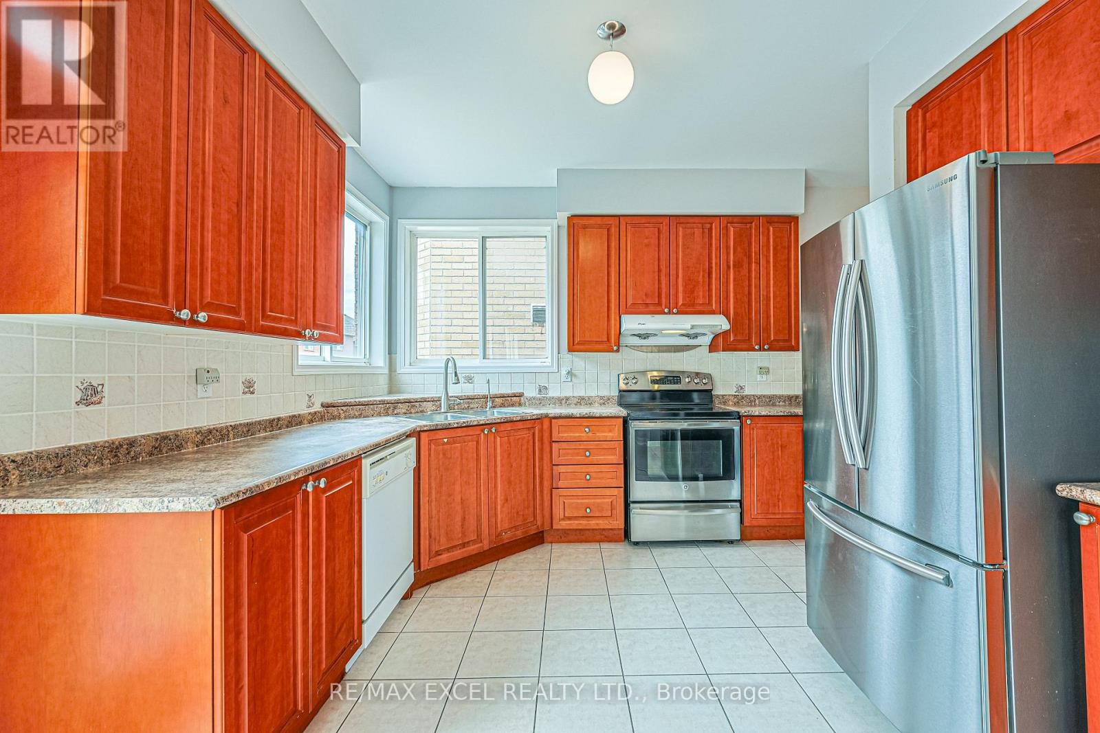 












37 BAINTREE STREET

,
Markham (Wismer),




Ontario
L6E1G5

