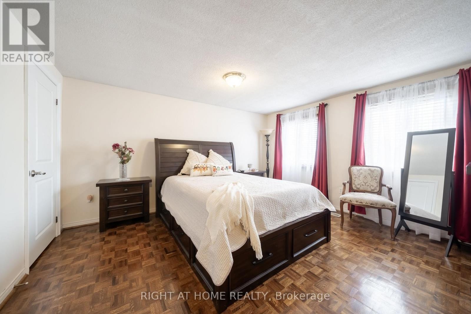 












259 TALL GRASS TRAIL

,
Vaughan (East Woodbridge),




Ontario
L4L3P7

