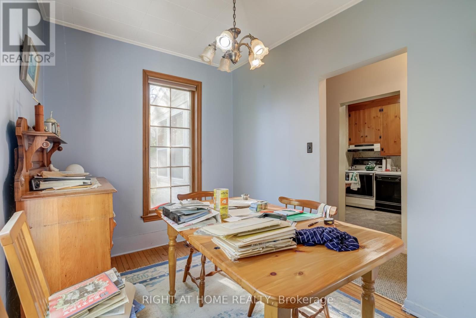 












315 MAIN STREET N

,
Newmarket (Bristol-London),




Ontario
L3Y9A9

