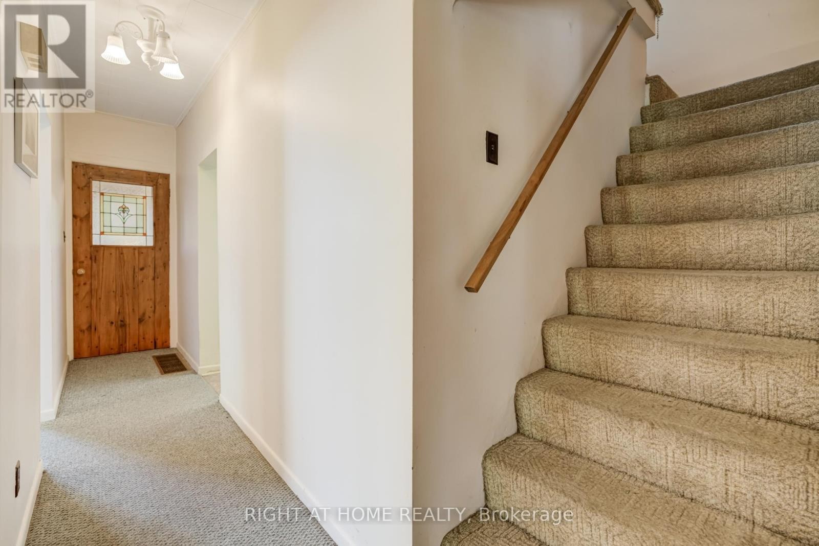 












315 MAIN STREET N

,
Newmarket (Bristol-London),




Ontario
L3Y9A9

