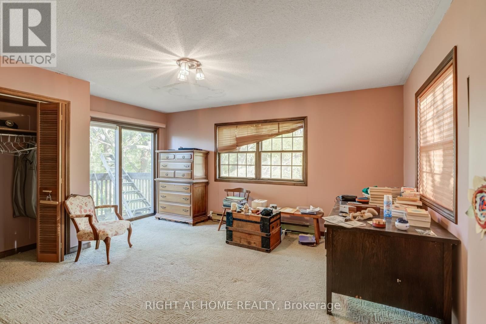 












315 MAIN STREET N

,
Newmarket (Bristol-London),




Ontario
L3Y9A9

