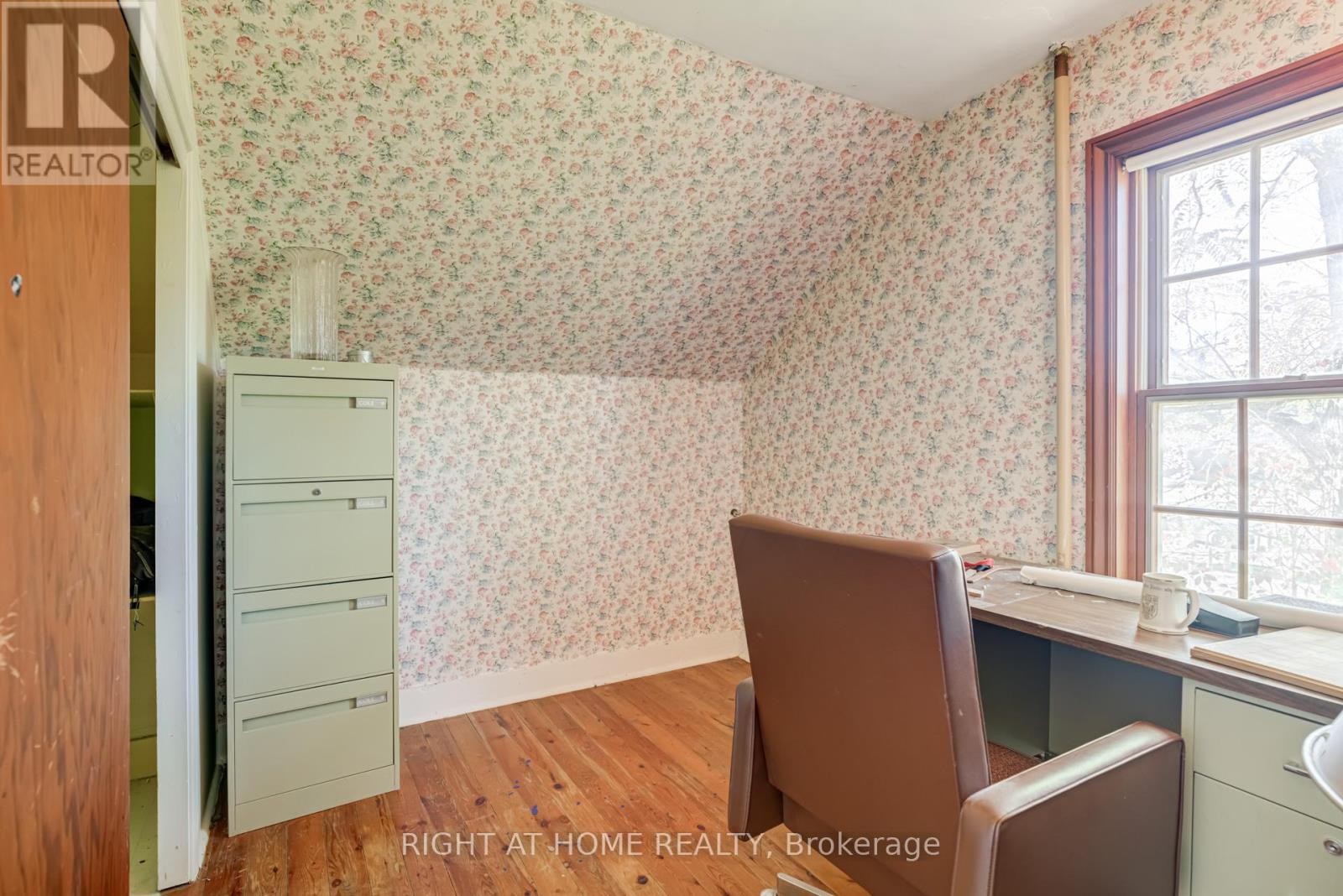 












315 MAIN STREET N

,
Newmarket (Bristol-London),




Ontario
L3Y9A9

