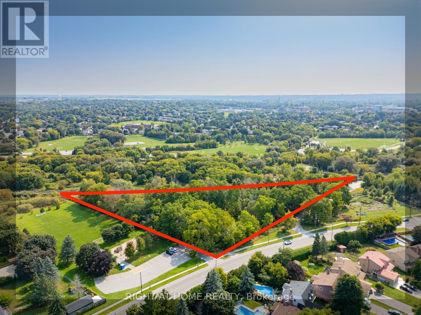 












315 MAIN STREET N

,
Newmarket (Bristol-London),




Ontario
L3Y9A9

