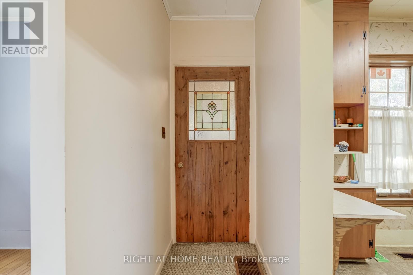 












315 MAIN STREET N

,
Newmarket (Bristol-London),




Ontario
L3Y9A9

