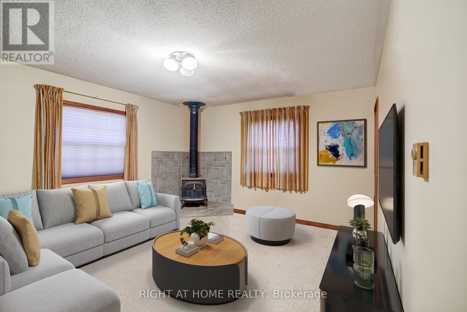 












315 MAIN STREET N

,
Newmarket (Bristol-London),




Ontario
L3Y9A9

