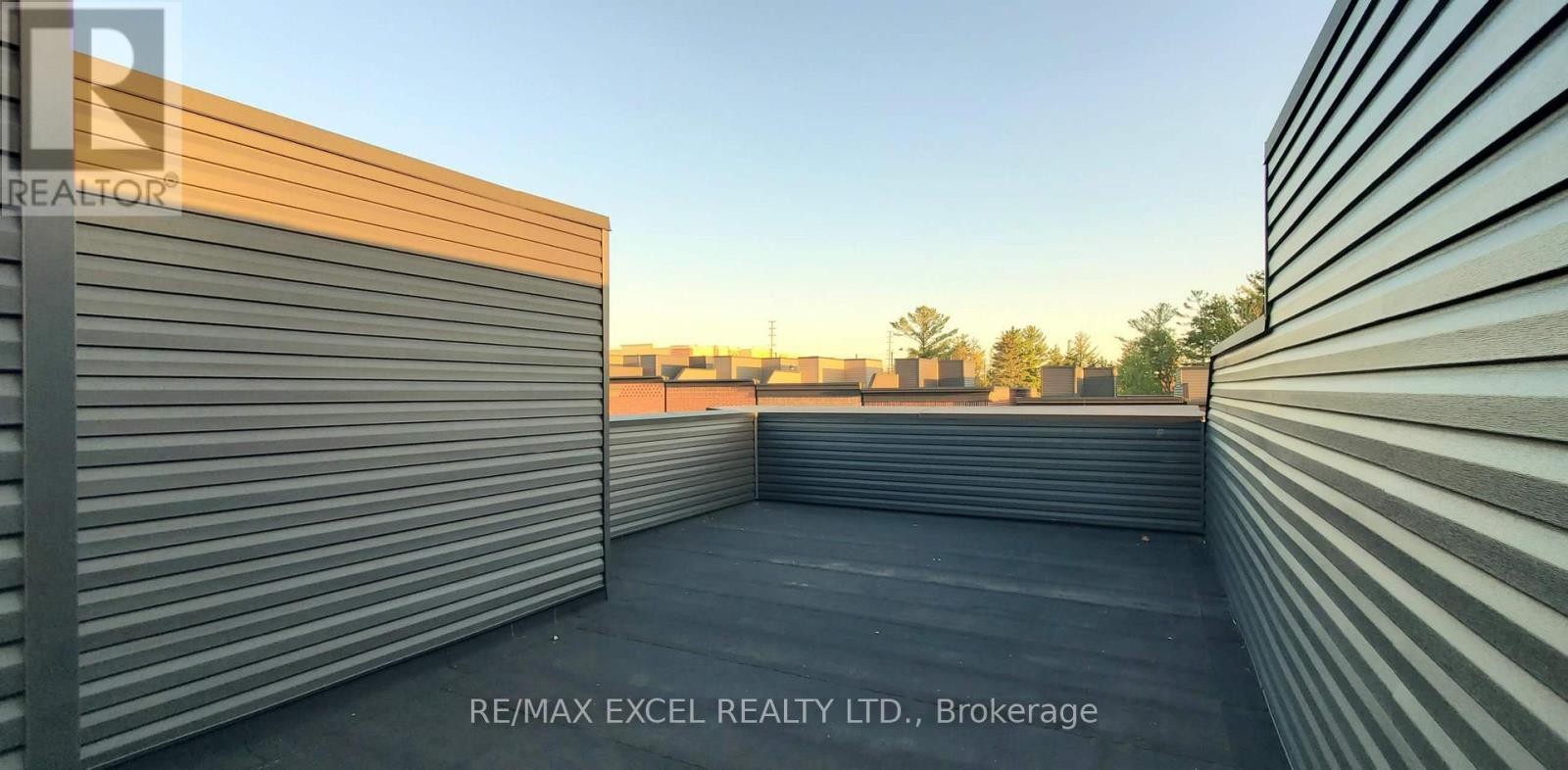












20 CHESTNUT COURT

,
Aurora,




Ontario
L4G4A4

