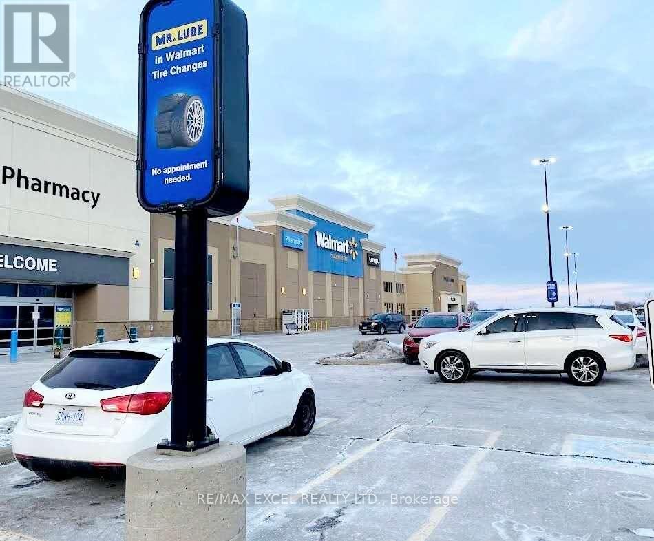 












20 CHESTNUT COURT

,
Aurora,




Ontario
L4G4A4

