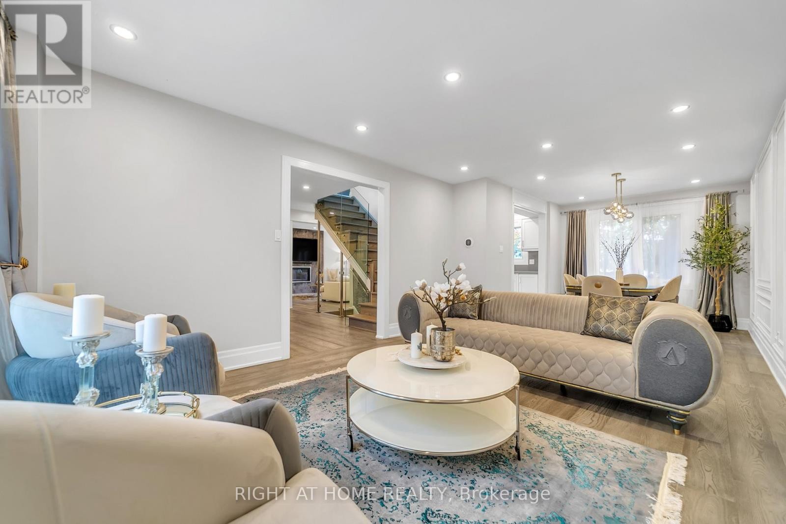 












234 HEMLOCK DRIVE

,
Whitchurch-Stouffville (Stouffville),




Ontario
L4A5A5

