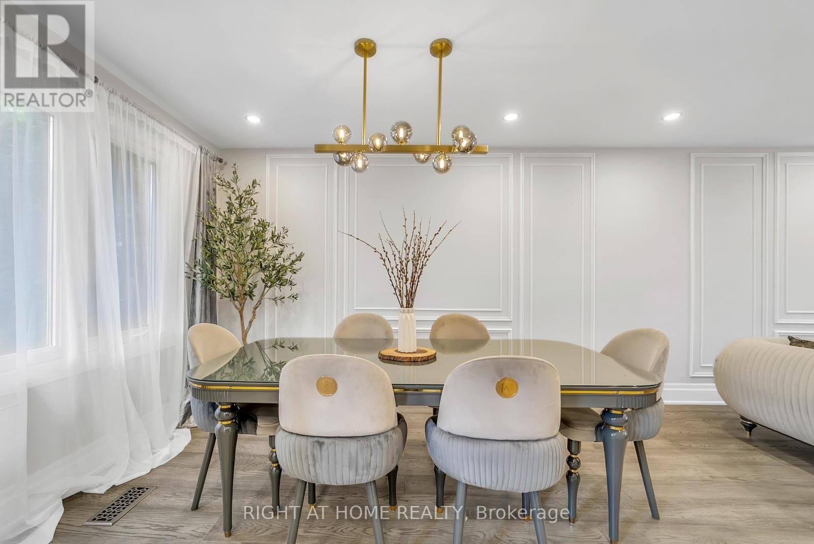 












234 HEMLOCK DRIVE

,
Whitchurch-Stouffville (Stouffville),




Ontario
L4A5A5

