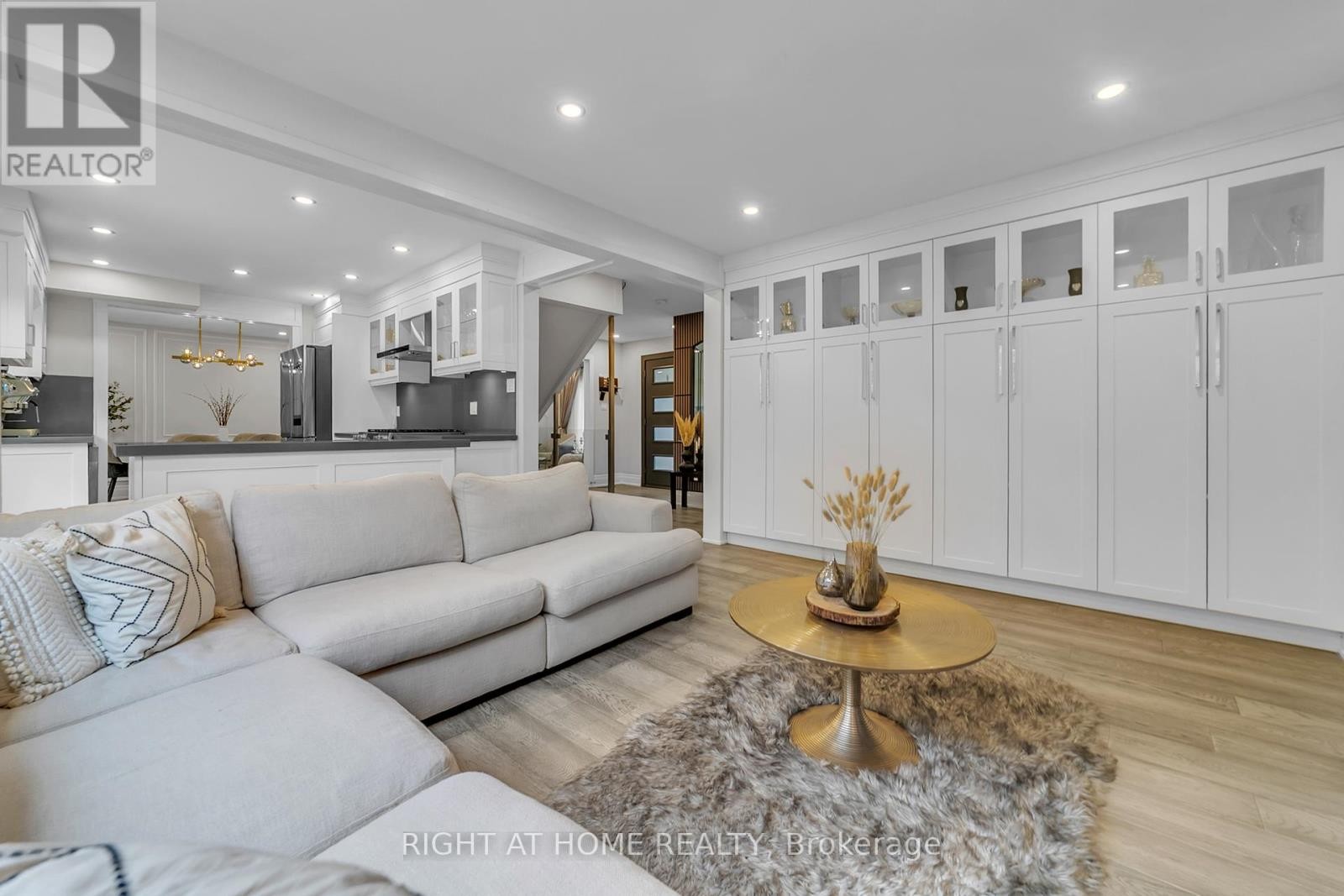 












234 HEMLOCK DRIVE

,
Whitchurch-Stouffville (Stouffville),




Ontario
L4A5A5

