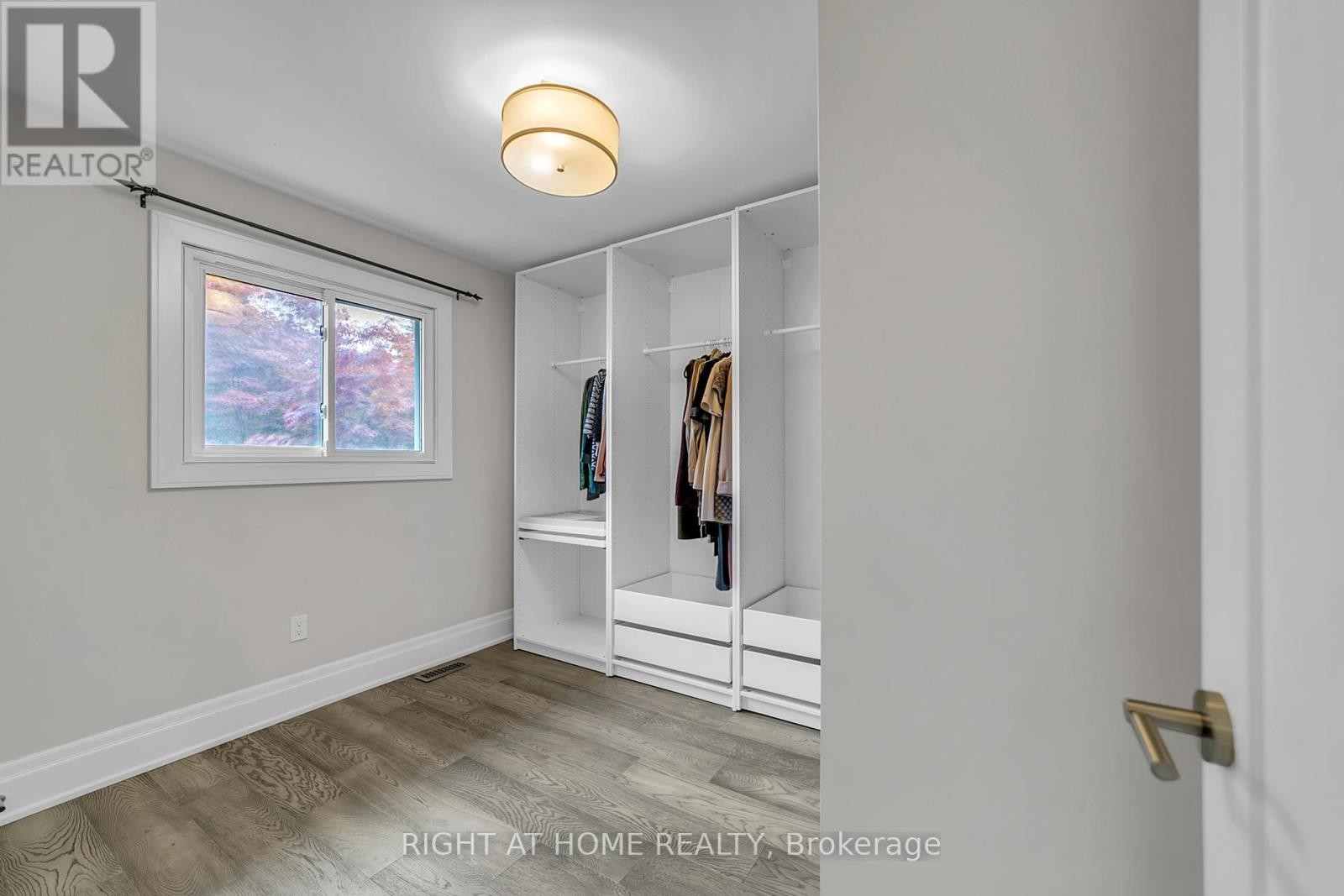 












234 HEMLOCK DRIVE

,
Whitchurch-Stouffville (Stouffville),




Ontario
L4A5A5

