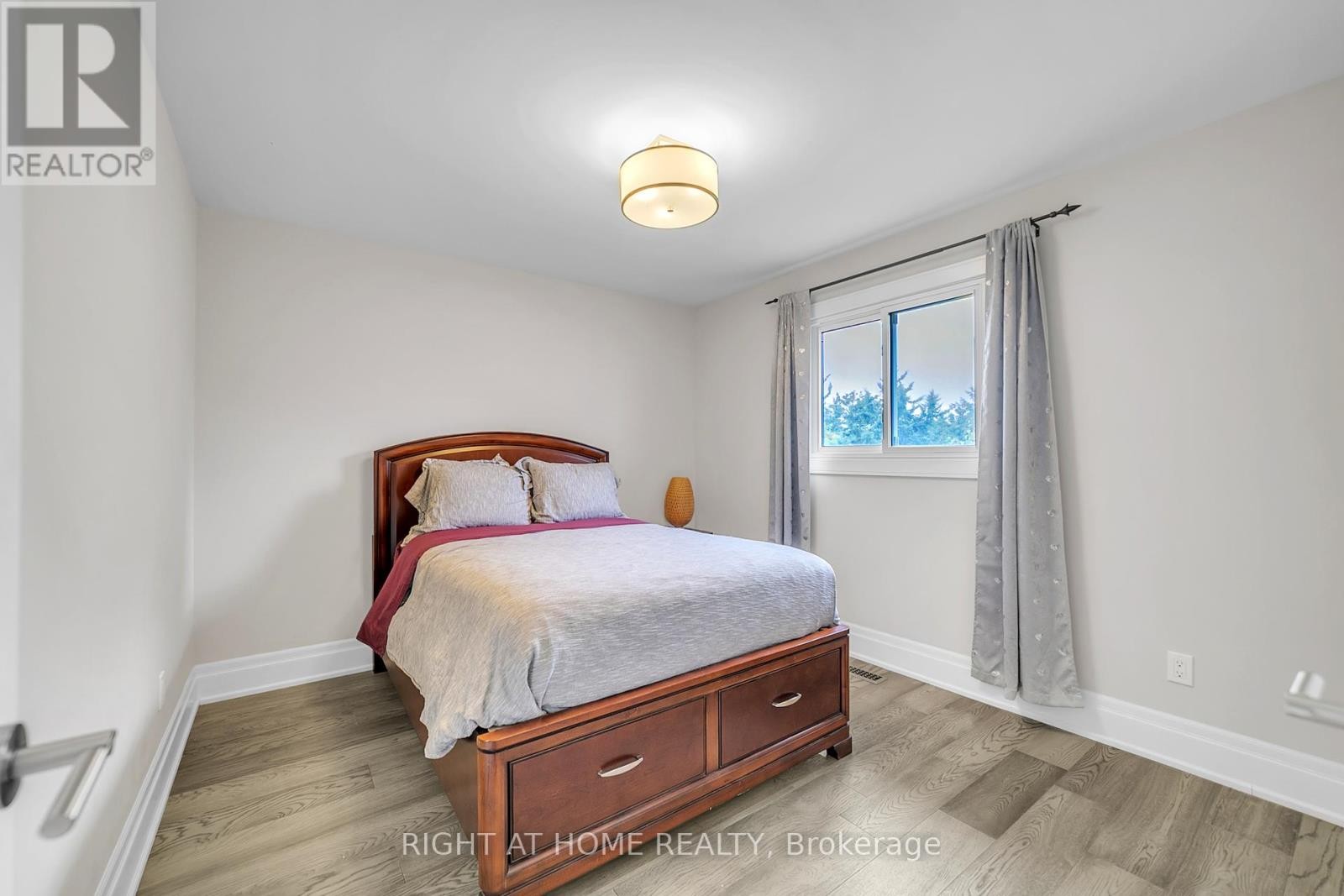 












234 HEMLOCK DRIVE

,
Whitchurch-Stouffville (Stouffville),




Ontario
L4A5A5

