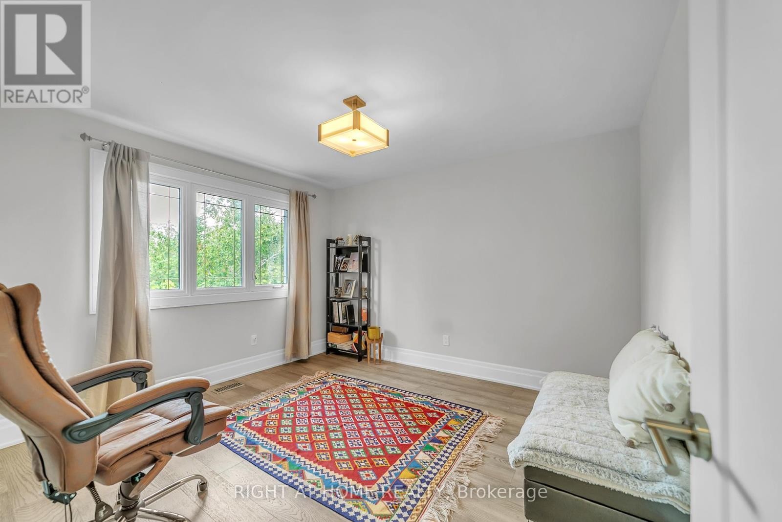 












234 HEMLOCK DRIVE

,
Whitchurch-Stouffville (Stouffville),




Ontario
L4A5A5

