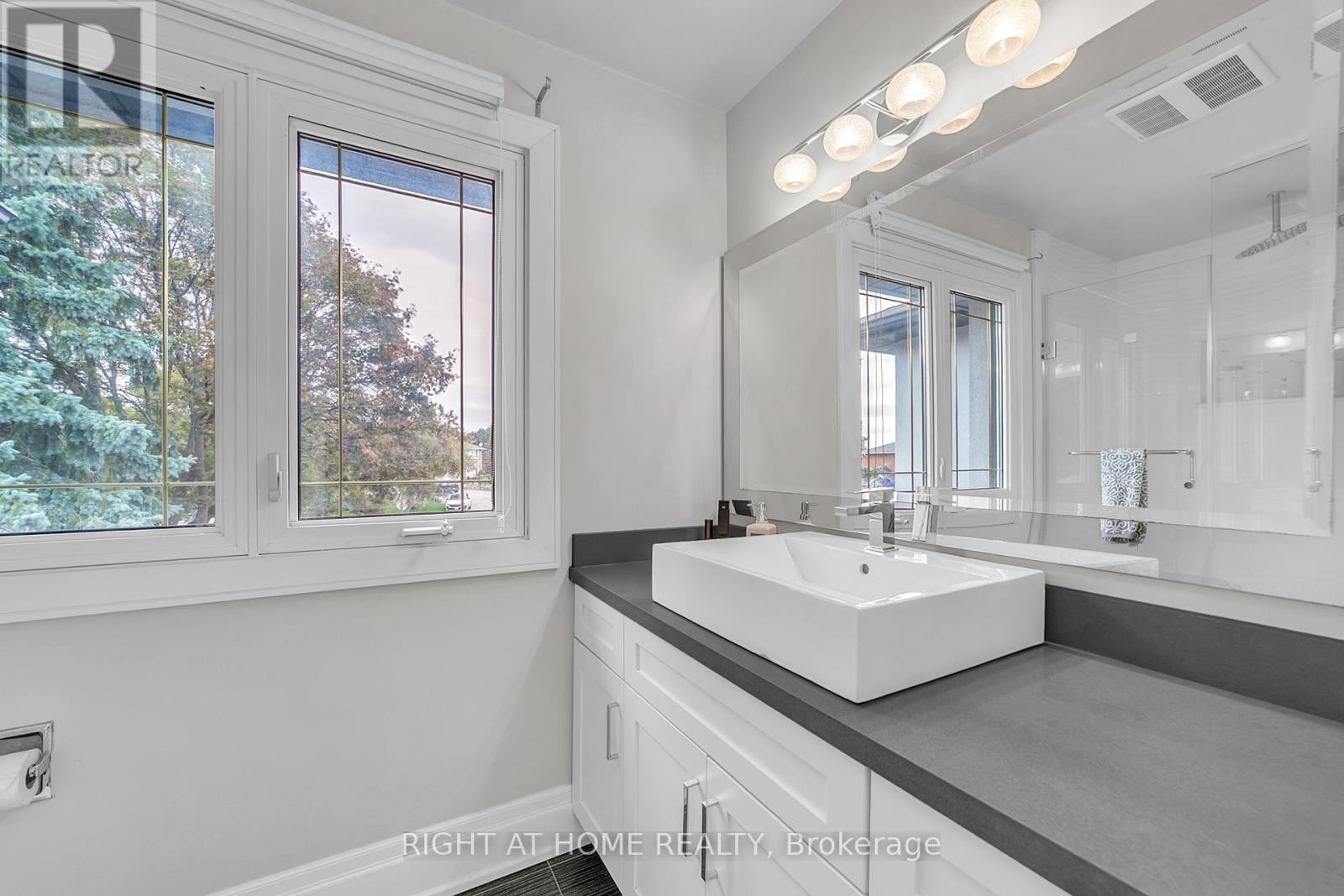 












234 HEMLOCK DRIVE

,
Whitchurch-Stouffville (Stouffville),




Ontario
L4A5A5

