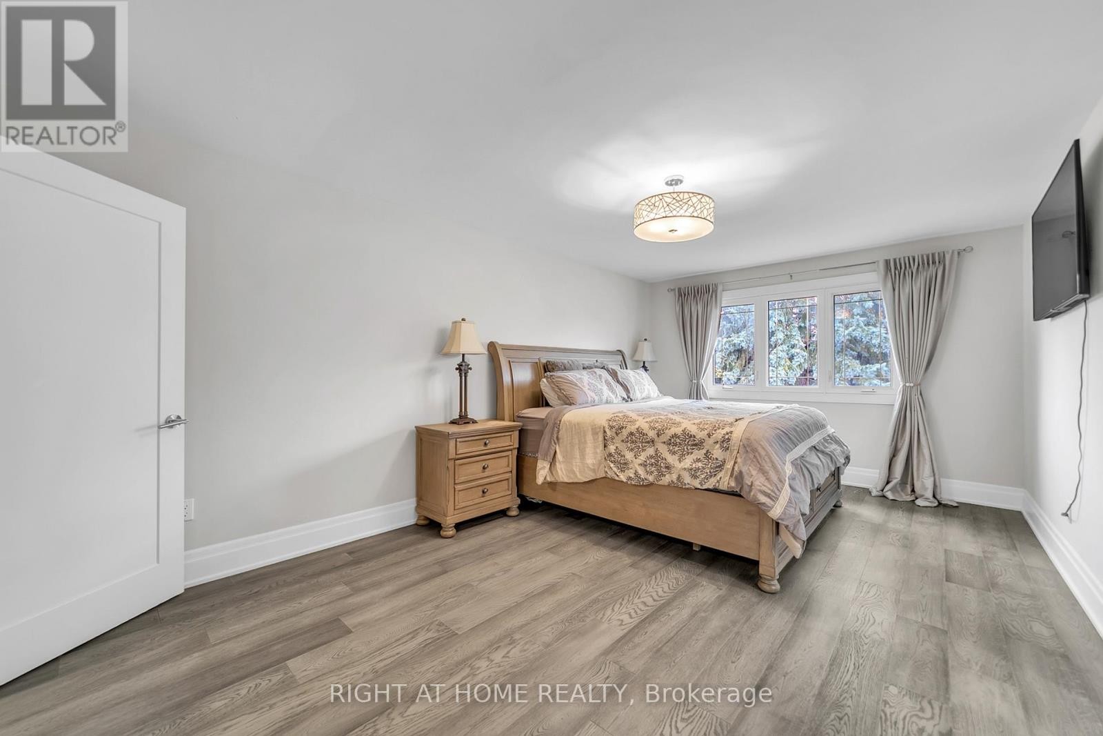 












234 HEMLOCK DRIVE

,
Whitchurch-Stouffville (Stouffville),




Ontario
L4A5A5

