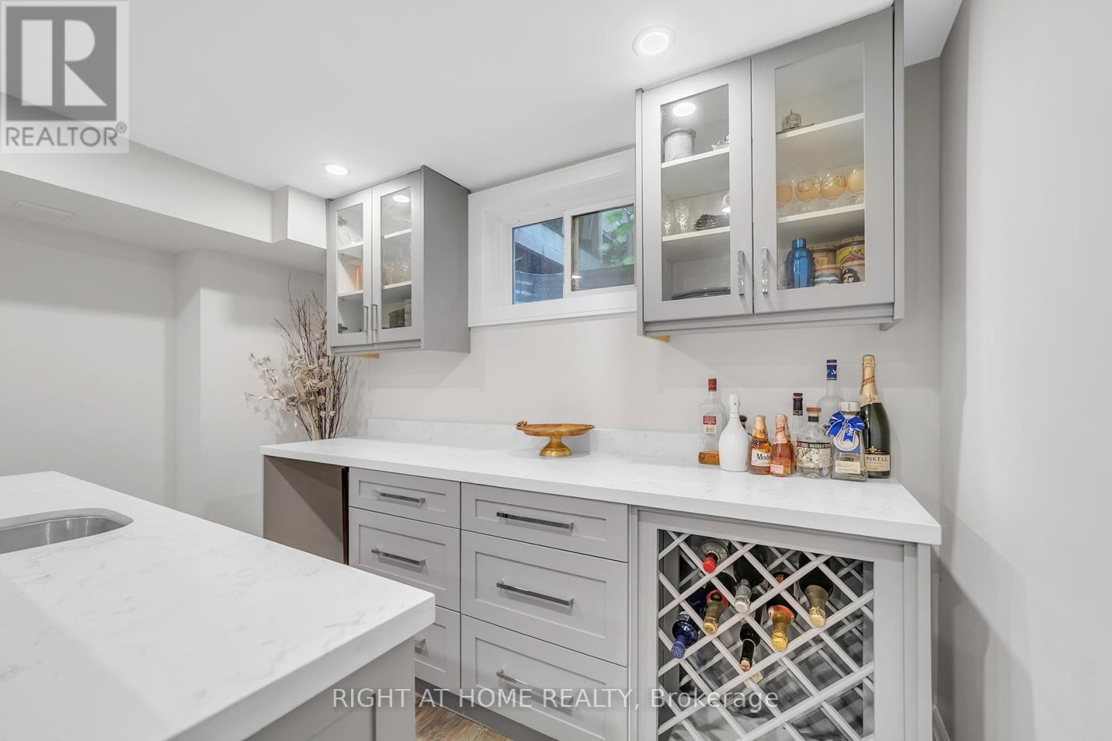 












234 HEMLOCK DRIVE

,
Whitchurch-Stouffville (Stouffville),




Ontario
L4A5A5

