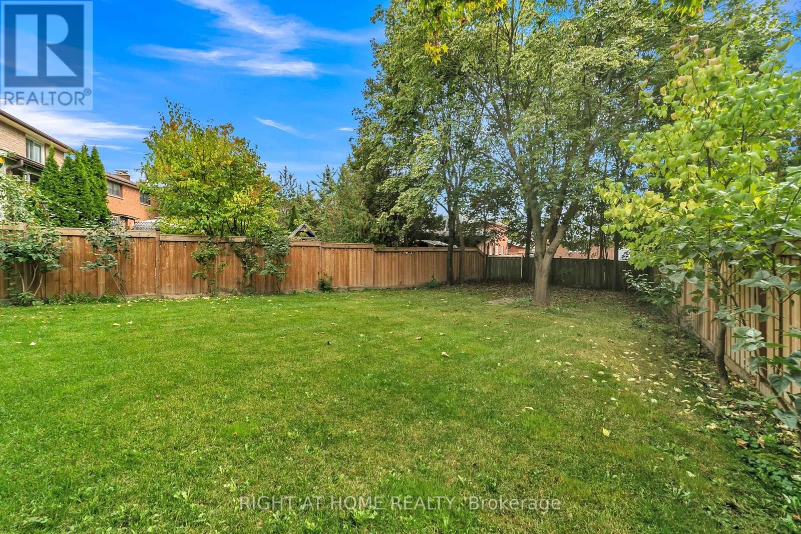 












234 HEMLOCK DRIVE

,
Whitchurch-Stouffville (Stouffville),




Ontario
L4A5A5

