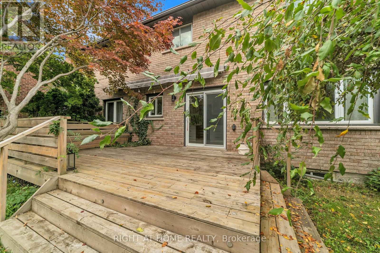 












234 HEMLOCK DRIVE

,
Whitchurch-Stouffville (Stouffville),




Ontario
L4A5A5

