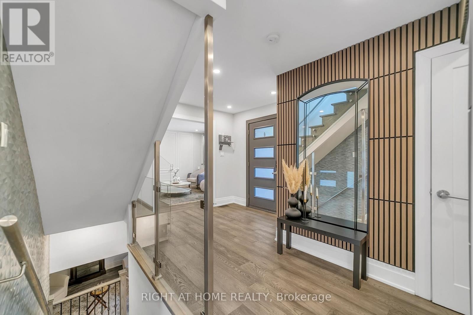 












234 HEMLOCK DRIVE

,
Whitchurch-Stouffville (Stouffville),




Ontario
L4A5A5

