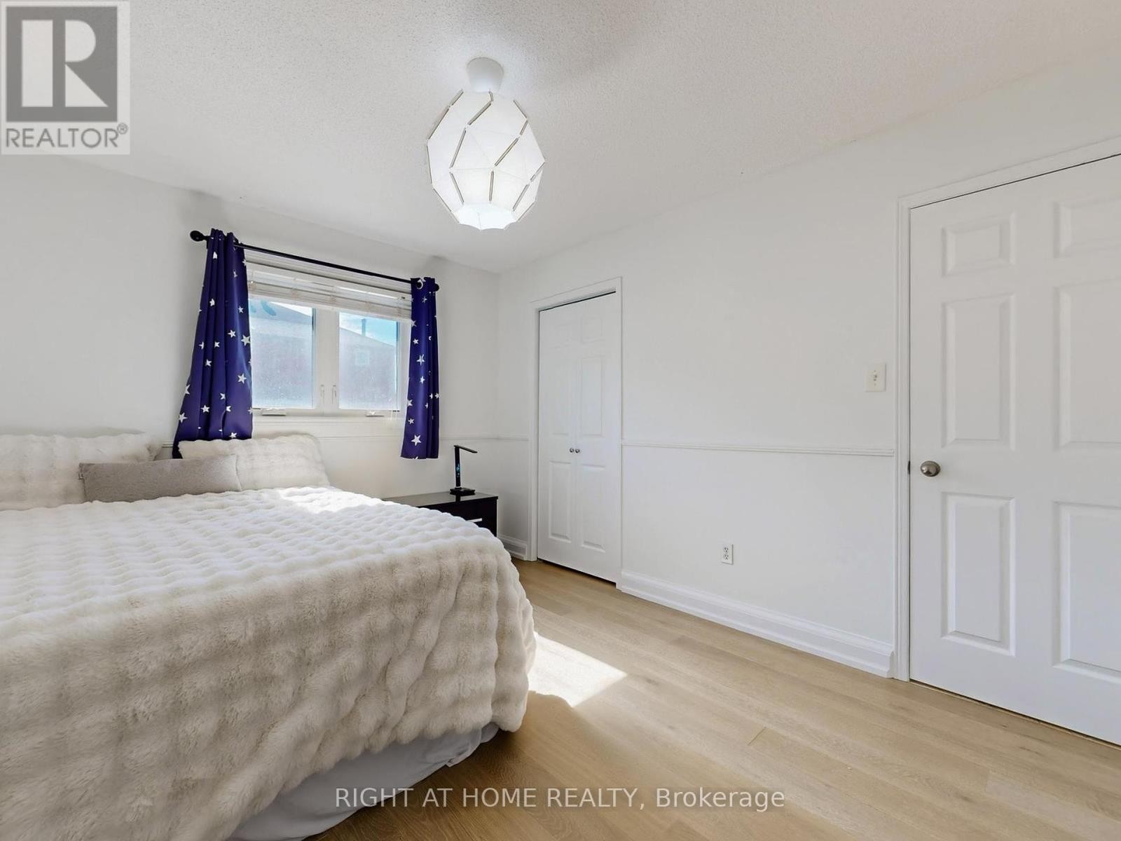 












828 LESLIE VALLEY DRIVE

,
Newmarket (Huron Heights-Leslie Valley),




Ontario
L3Y7H3

