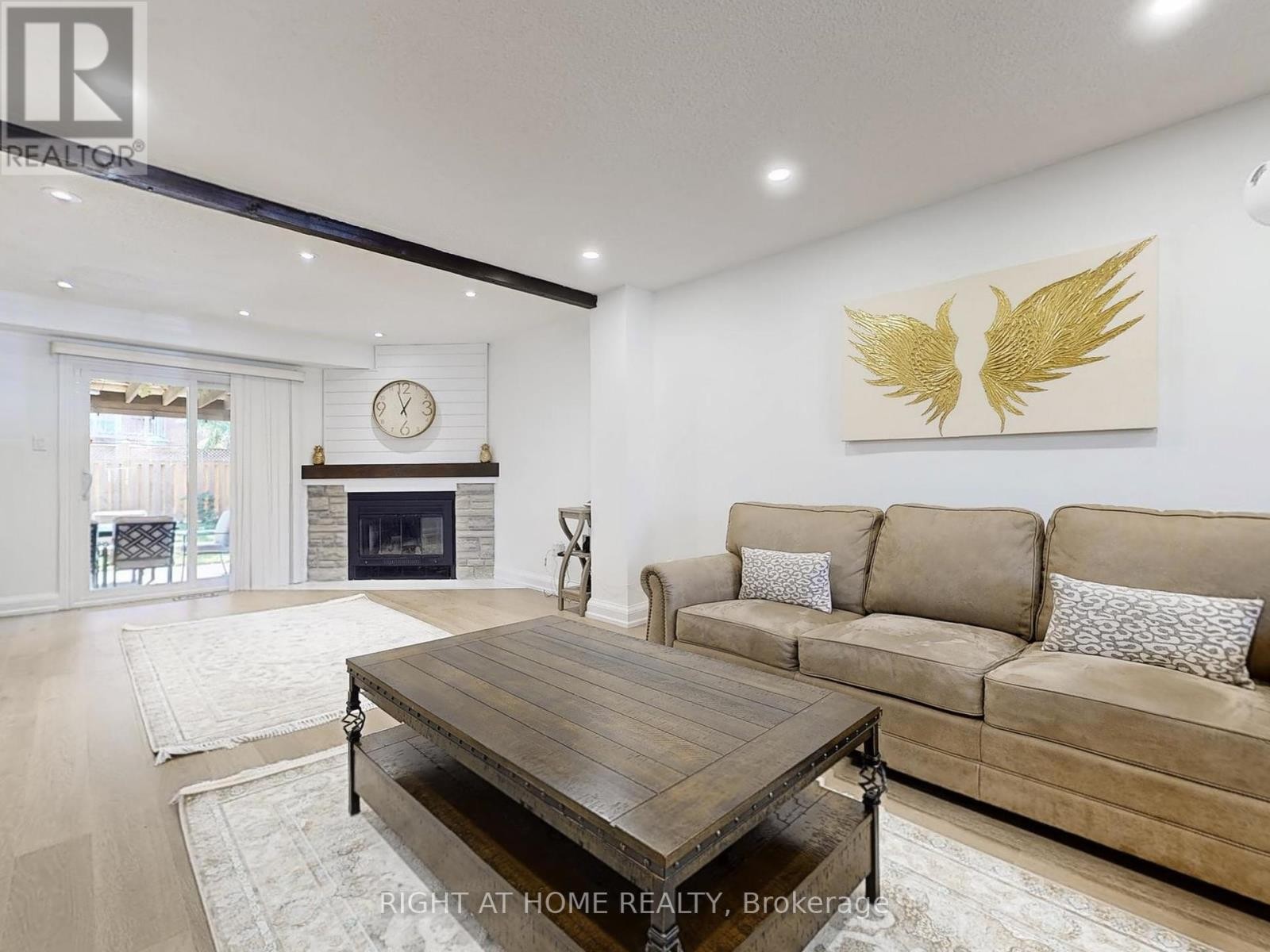 












828 LESLIE VALLEY DRIVE

,
Newmarket (Huron Heights-Leslie Valley),




Ontario
L3Y7H3

