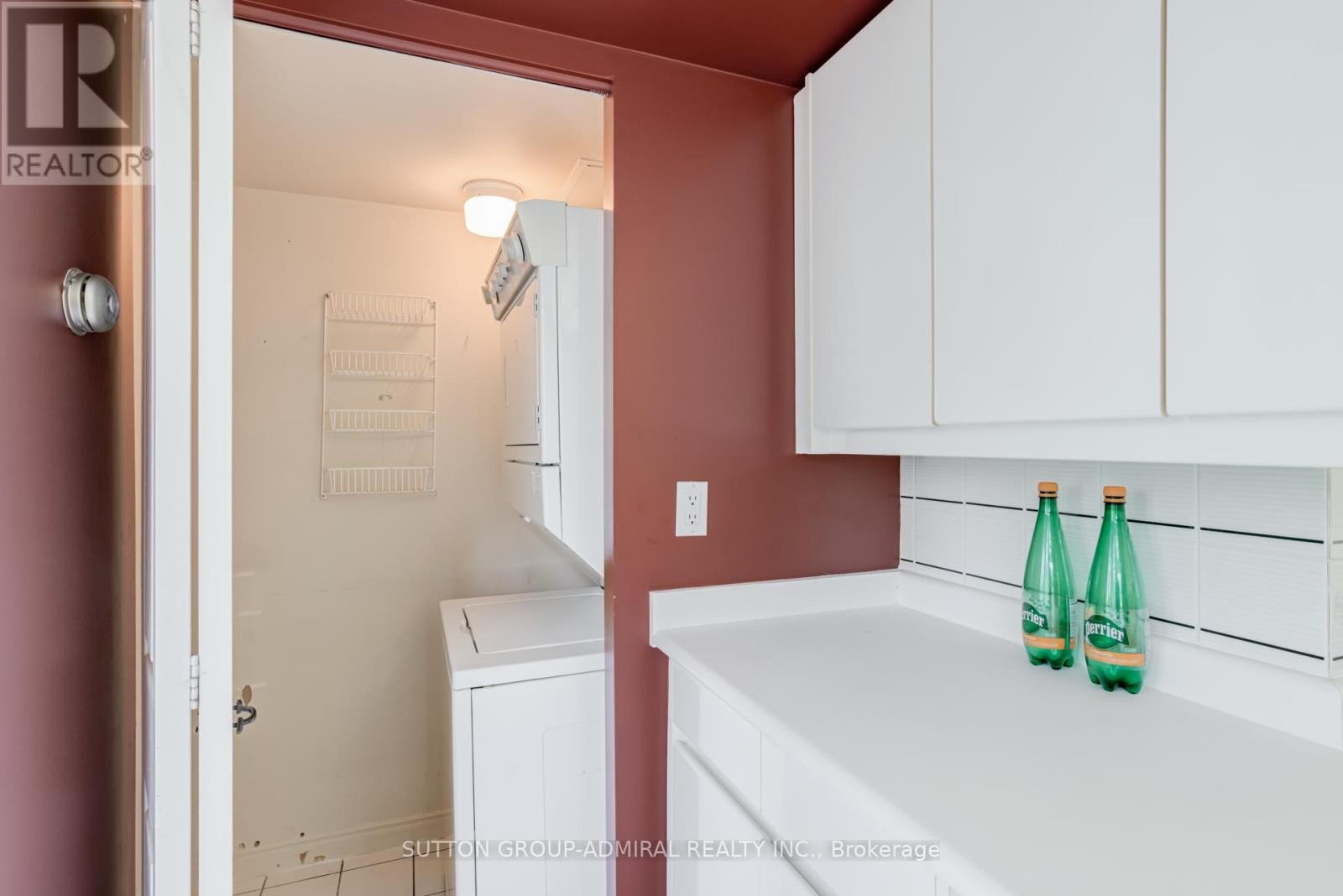 












311 - 7250 YONGE STREET

,
Vaughan (Crestwood-Springfarm-Yorkhill),




Ontario
L4J7X1

