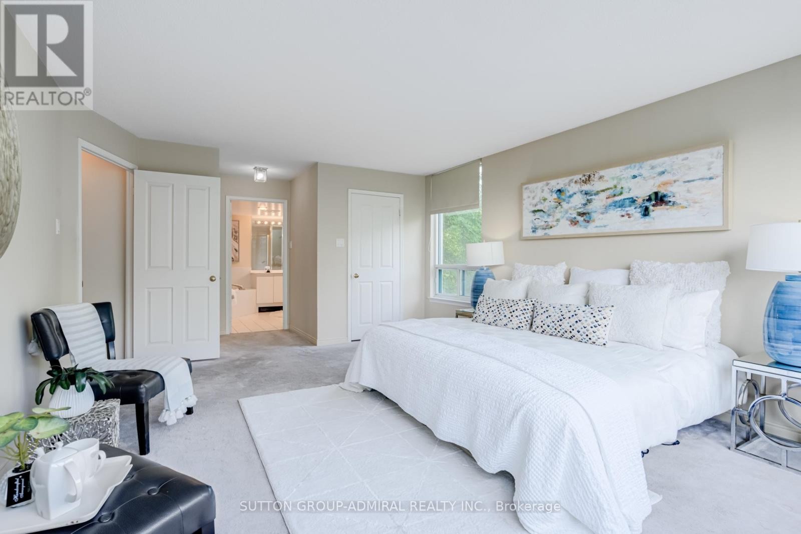 












311 - 7250 YONGE STREET

,
Vaughan (Crestwood-Springfarm-Yorkhill),




Ontario
L4J7X1

