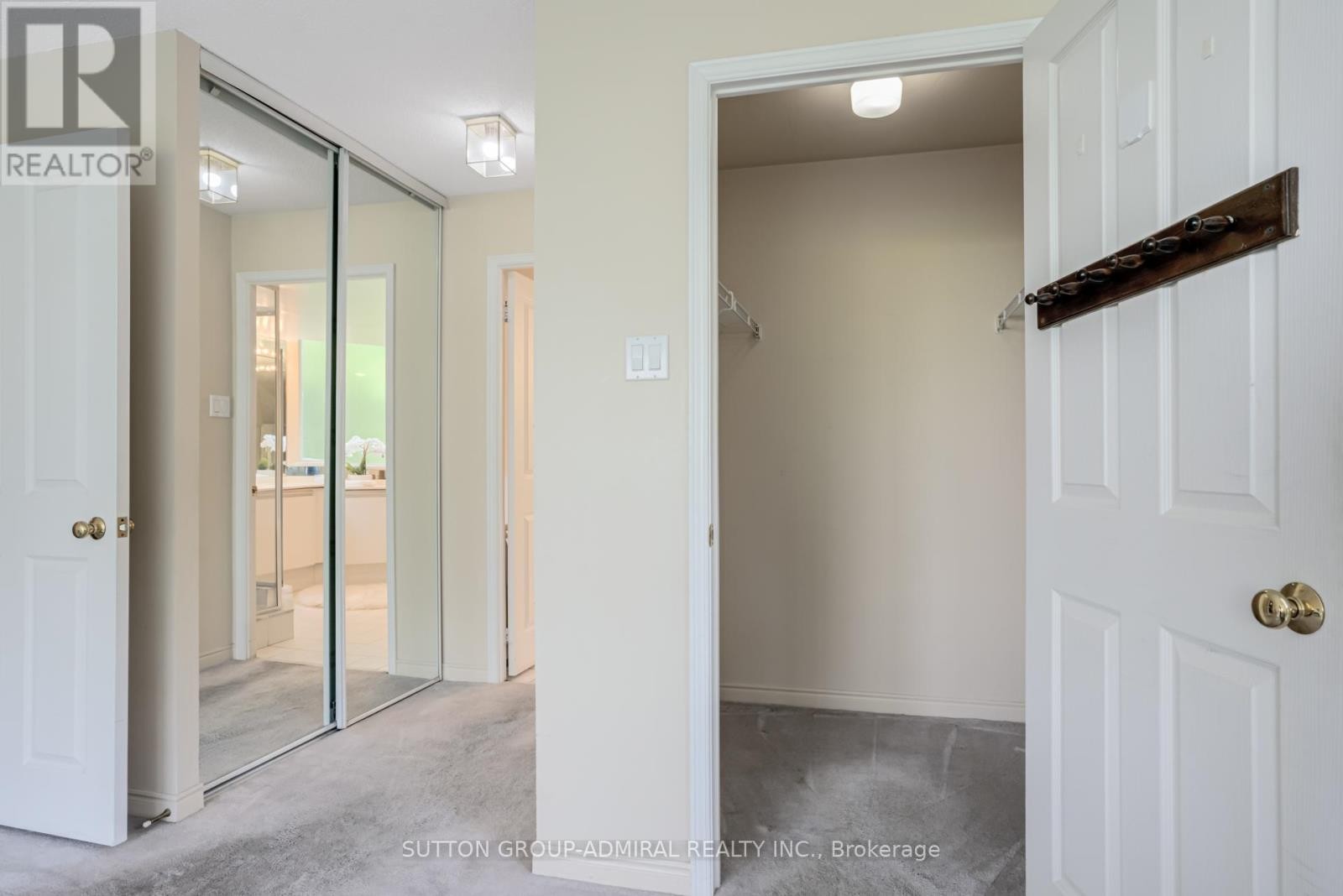 












311 - 7250 YONGE STREET

,
Vaughan (Crestwood-Springfarm-Yorkhill),




Ontario
L4J7X1

