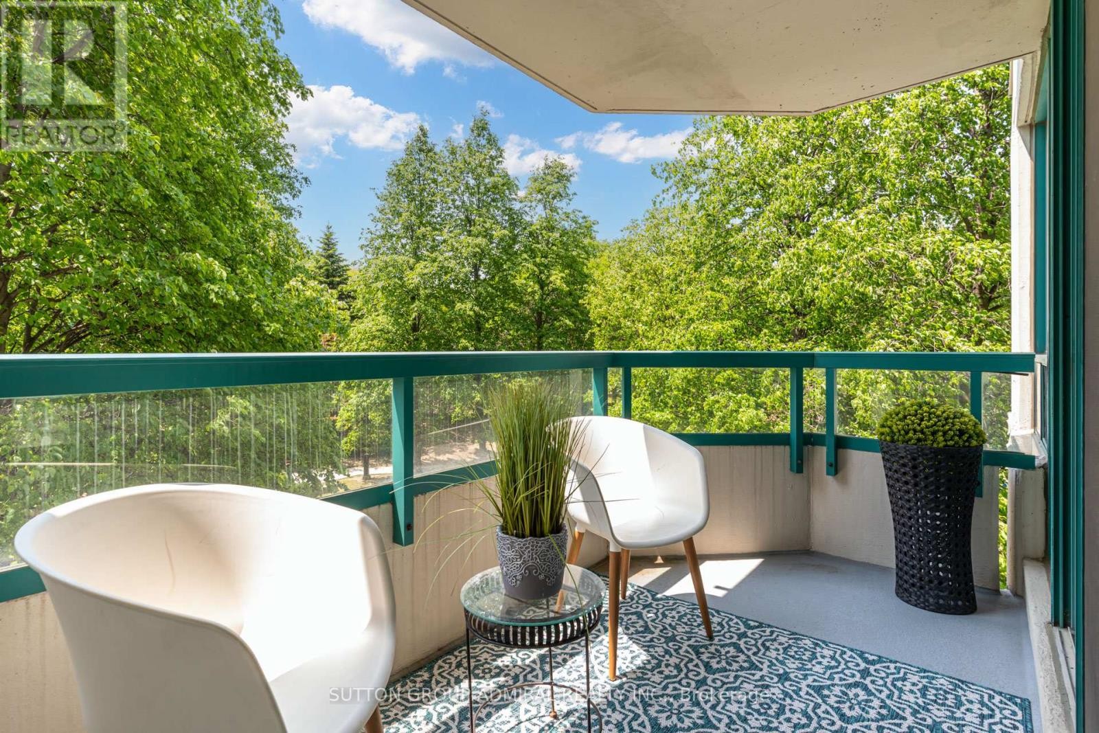 












311 - 7250 YONGE STREET

,
Vaughan (Crestwood-Springfarm-Yorkhill),




Ontario
L4J7X1

