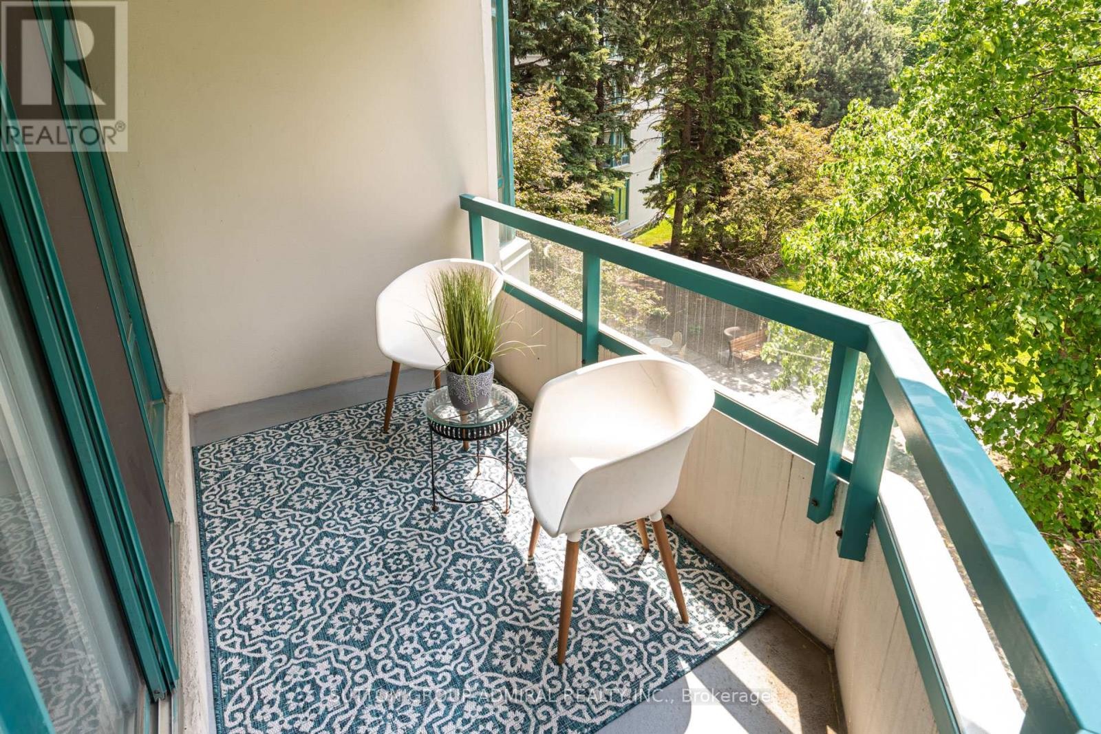 












311 - 7250 YONGE STREET

,
Vaughan (Crestwood-Springfarm-Yorkhill),




Ontario
L4J7X1

