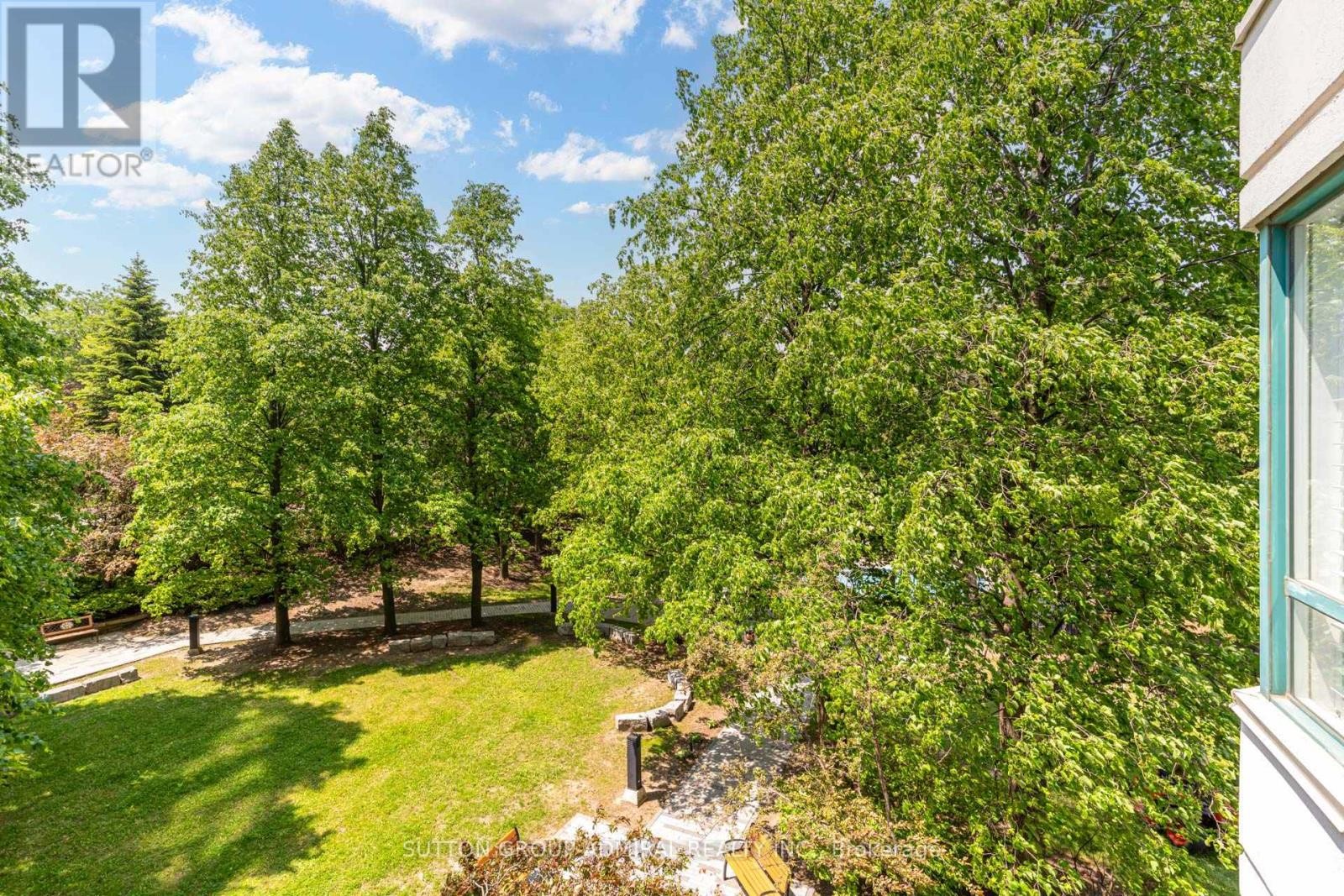 












311 - 7250 YONGE STREET

,
Vaughan (Crestwood-Springfarm-Yorkhill),




Ontario
L4J7X1

