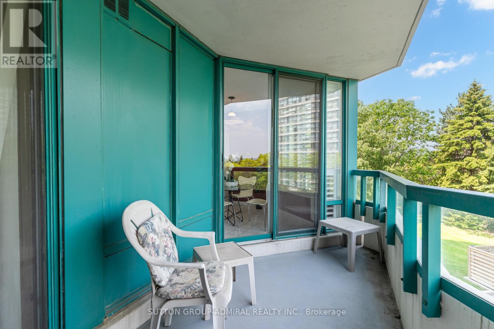 












311 - 7250 YONGE STREET

,
Vaughan (Crestwood-Springfarm-Yorkhill),




Ontario
L4J7X1

